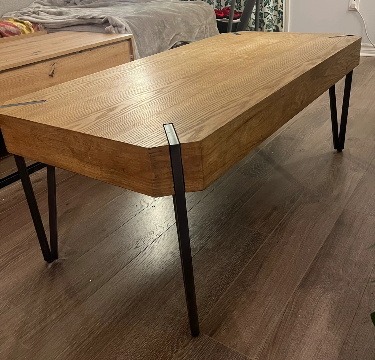 Structube real wood coffee table - photo 4