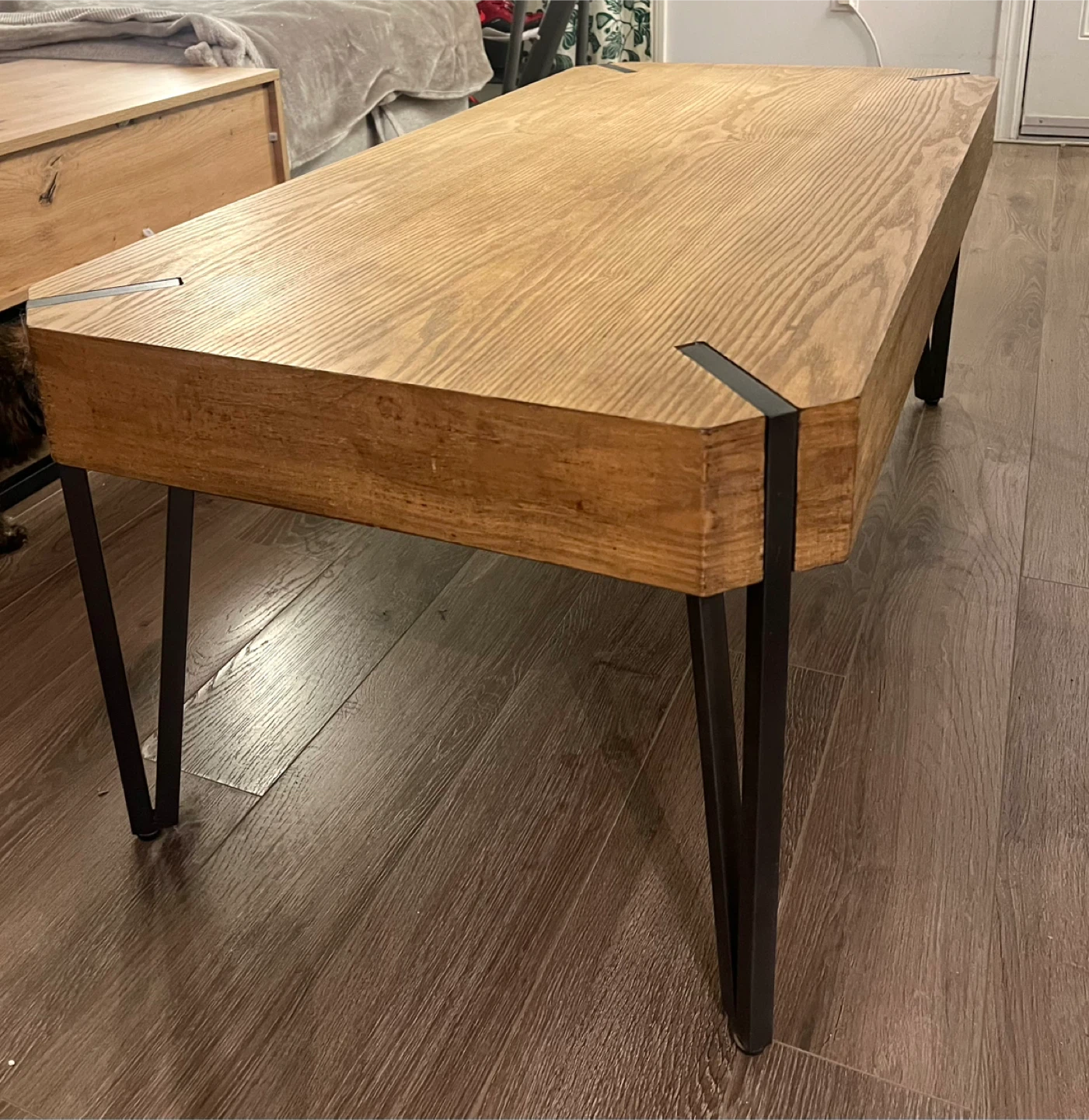 Structube real wood coffee table - photo 3
