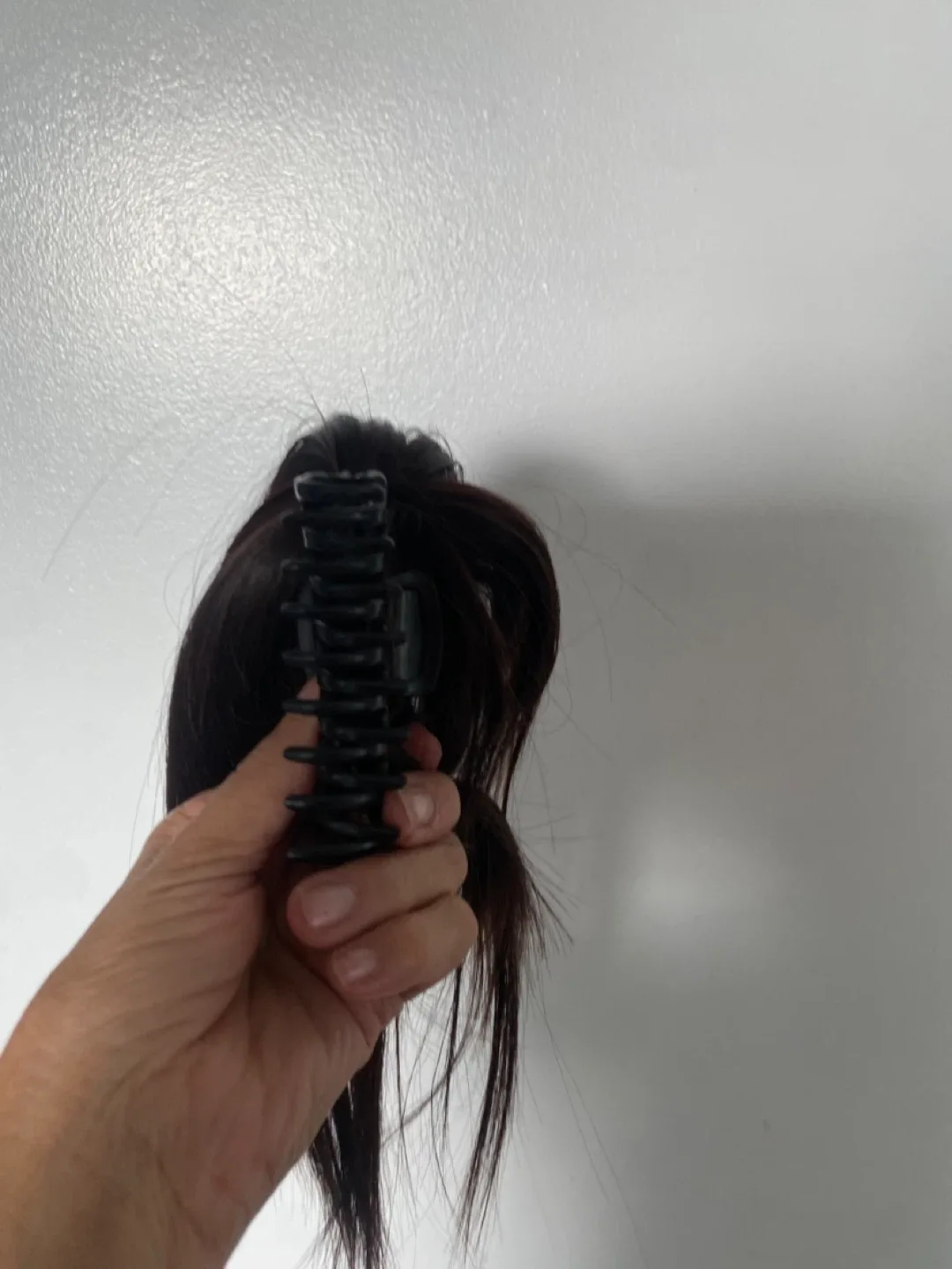 Clip on ponytail 12” dark brown image indicator(2)