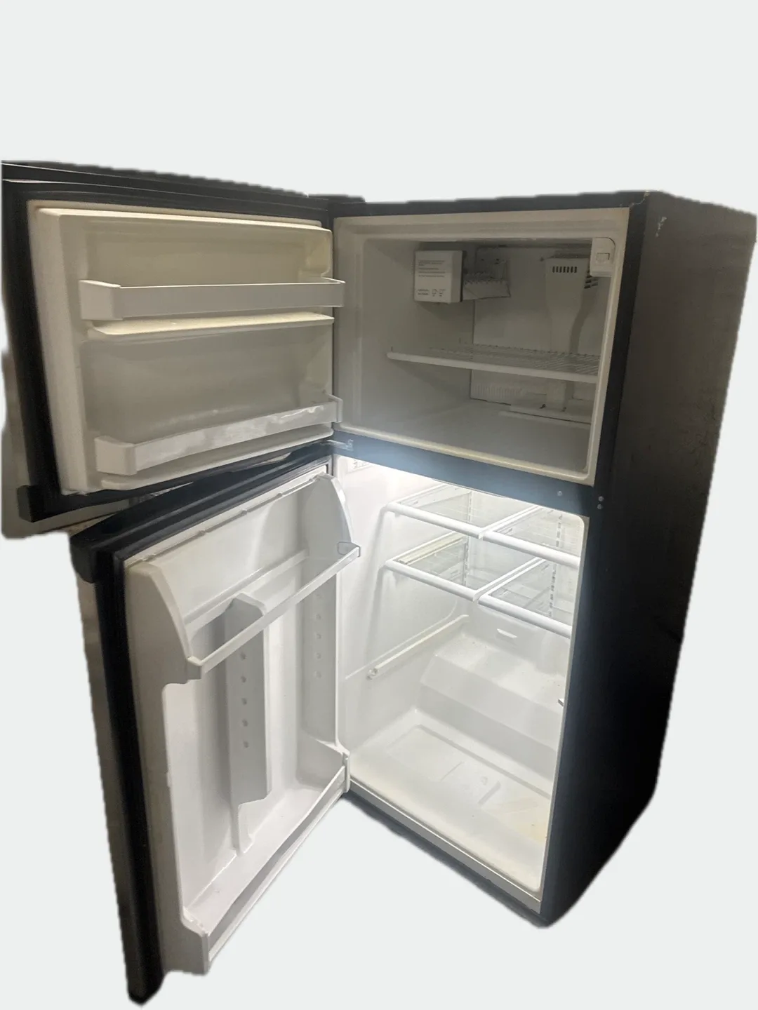 Whirlpool Stainless Steel Refrigerator/ Nevera image indicator(2)