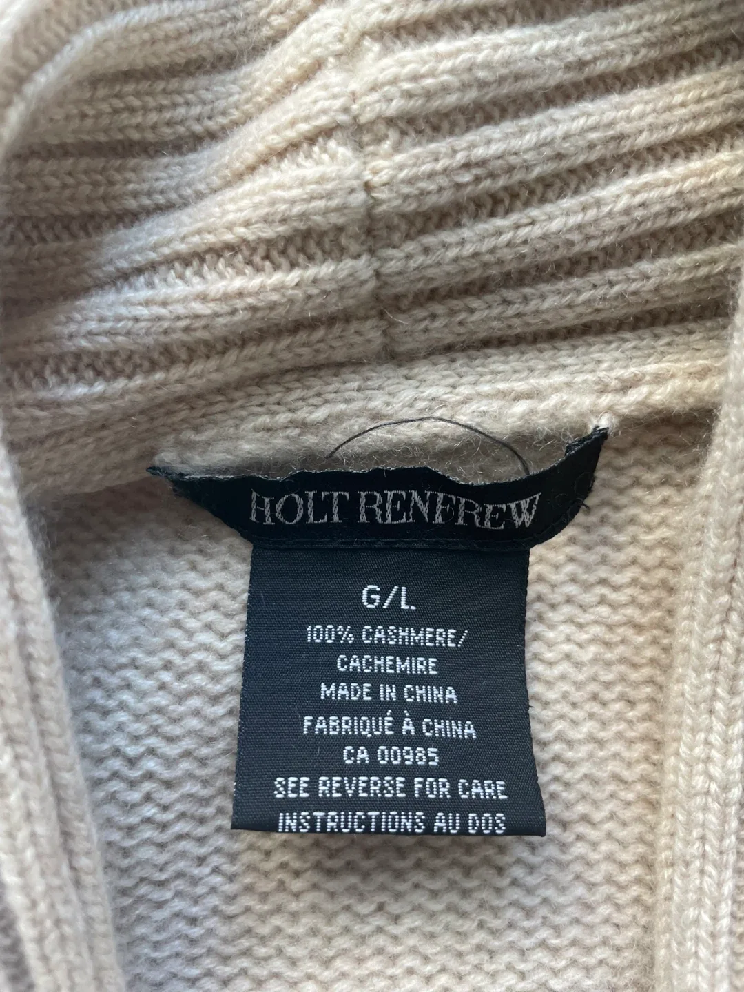 Holt Renfrew Cashmere Cardigan Size G/L image indicator(2)