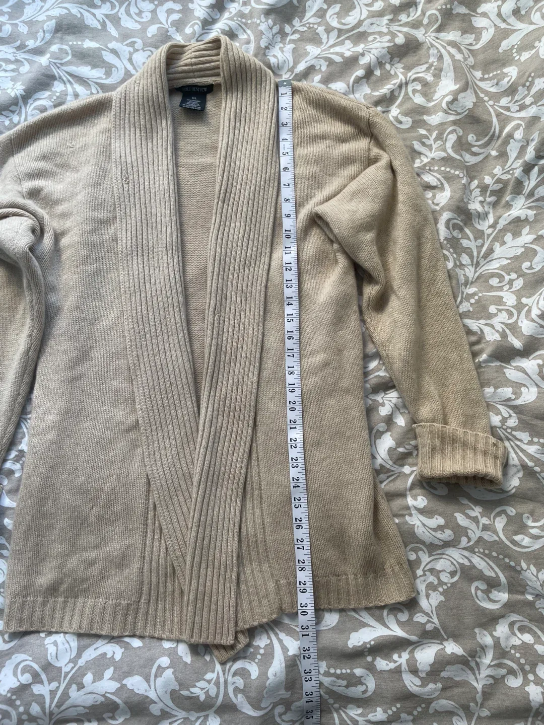 Holt Renfrew Cashmere Cardigan Size G/L image indicator(4)