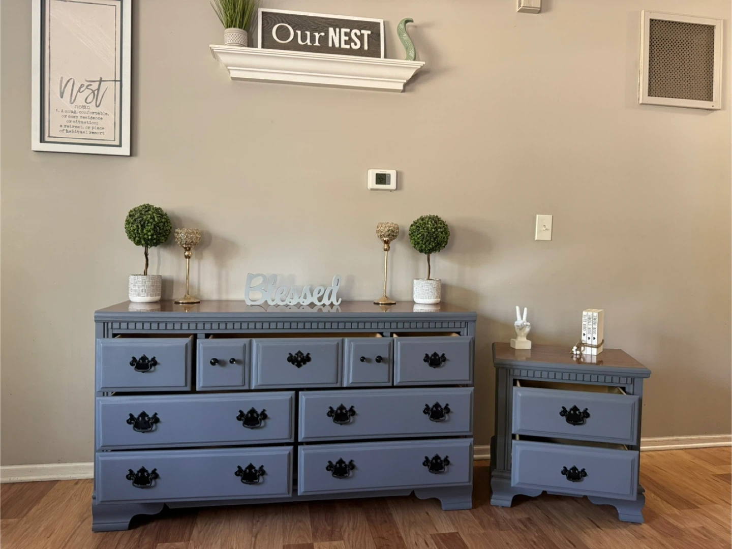 ✨🤎🩶Beautiful solid dresser & nightstand🩶🤎✨ - photo 2
