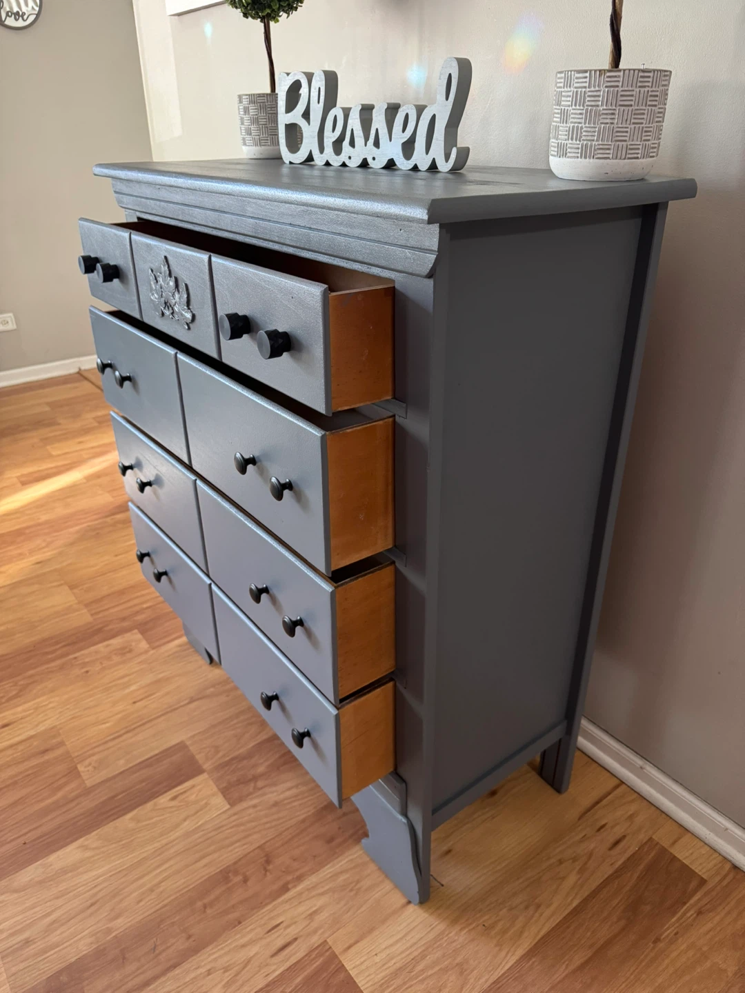 ✨🩶Beautiful solid dresser🩶✨ - photo 4