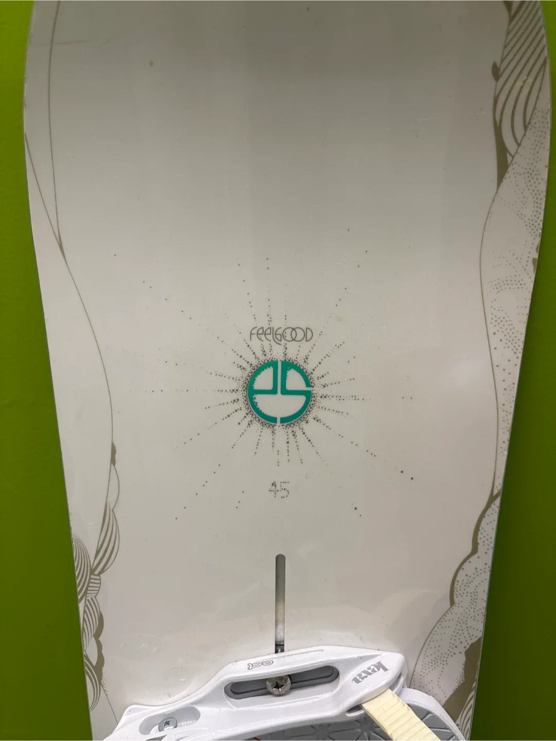 Snowboard with Bindings image indicator(2)