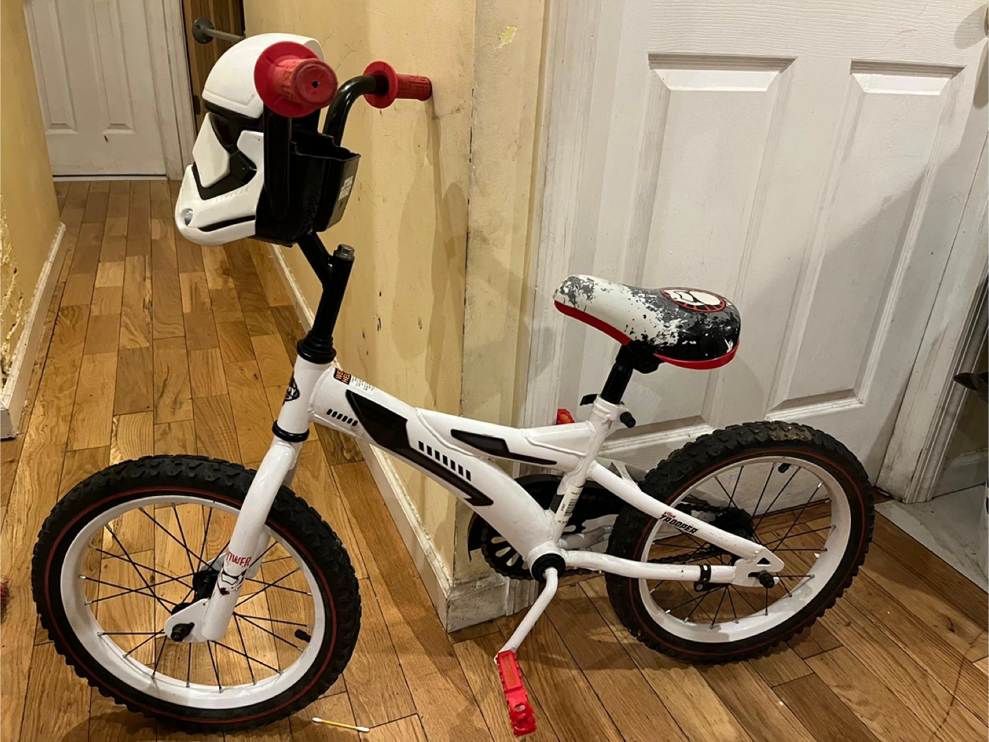 Star Wars Stormtrooper 16" Kids Bike