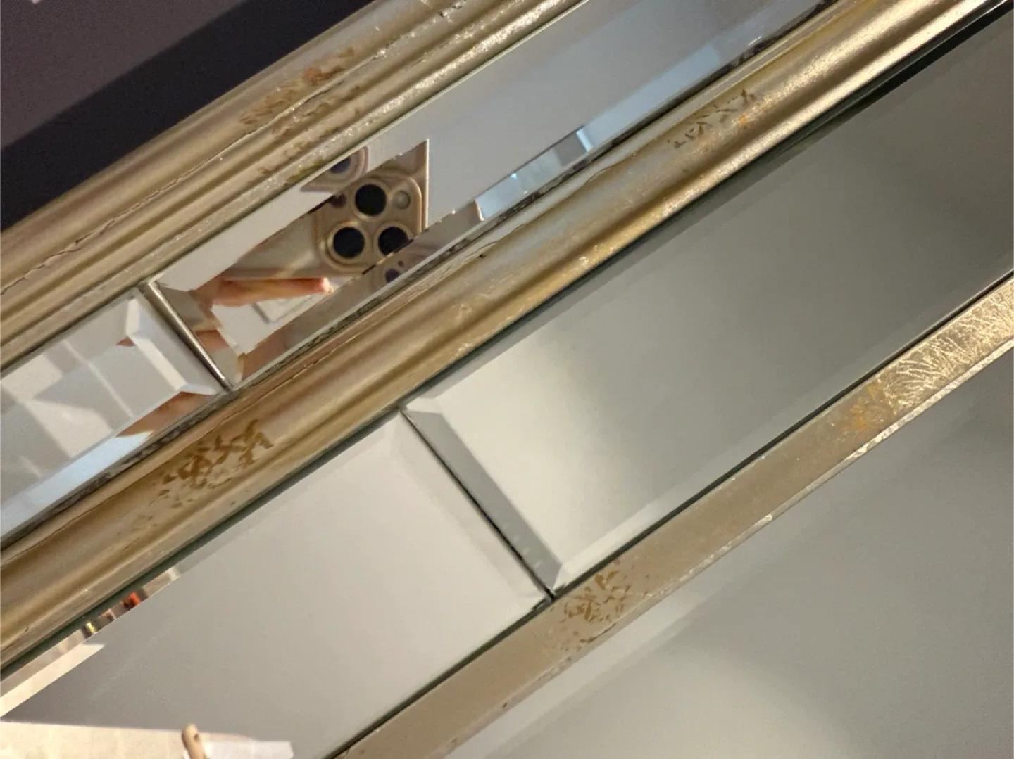 Gold Framed Rectangular Wall Mirror image indicator(3)