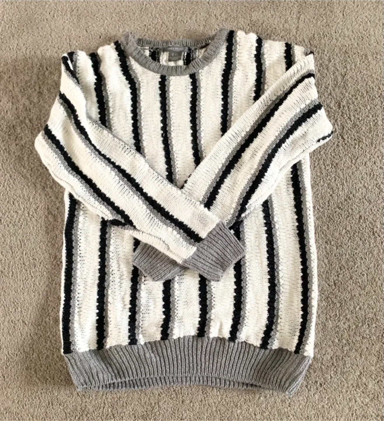 3 Ladies Sweater / Cardigan (large) for $16 image indicator(4)