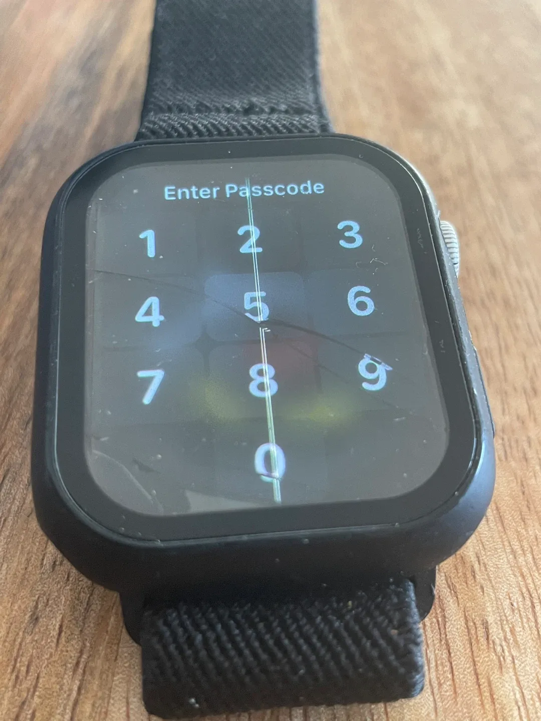 Apple Watch Series 5 with Cracked Screen image indicator(4)