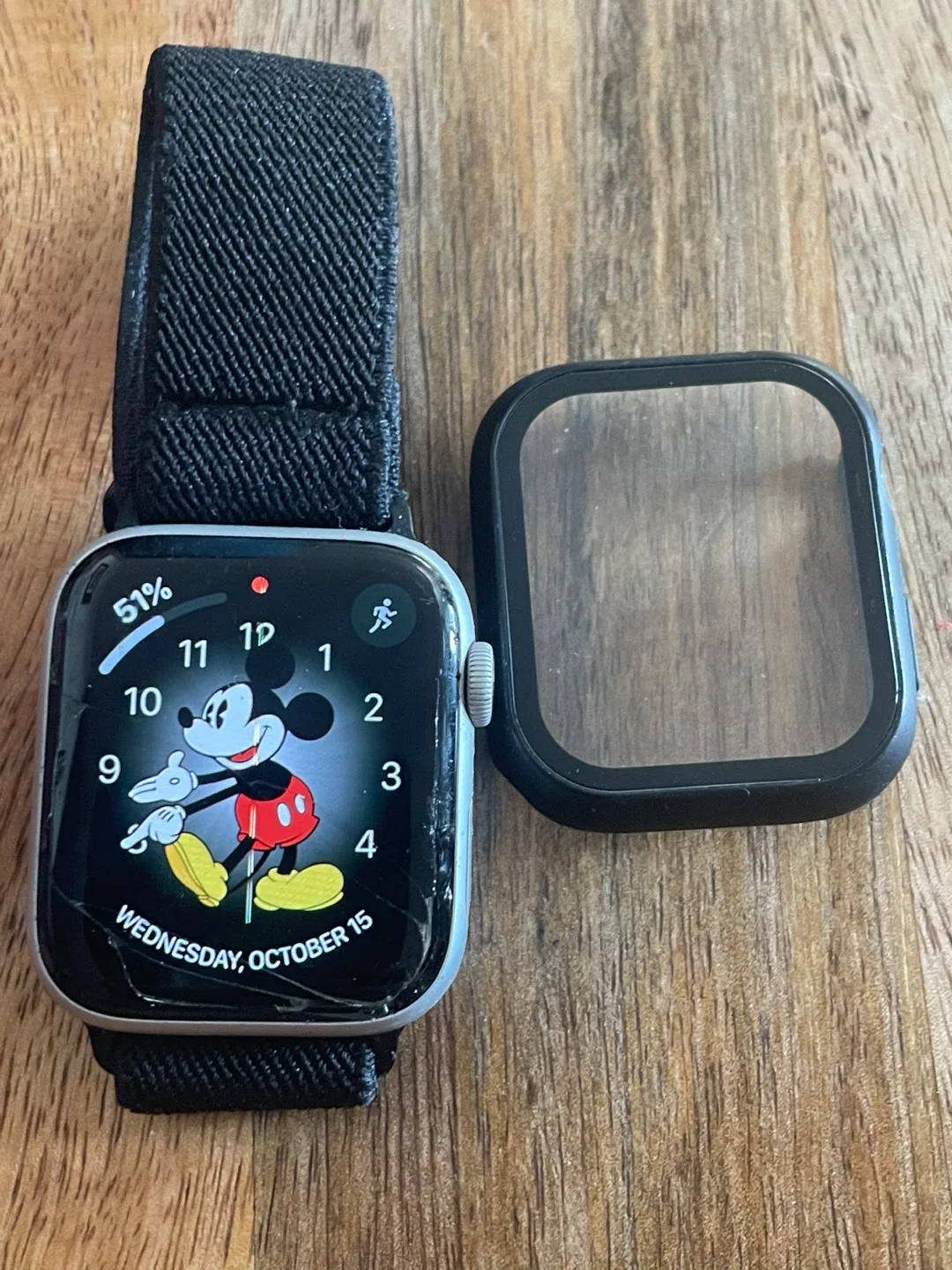 Apple Watch Series 5 with Cracked Screen image indicator(5)