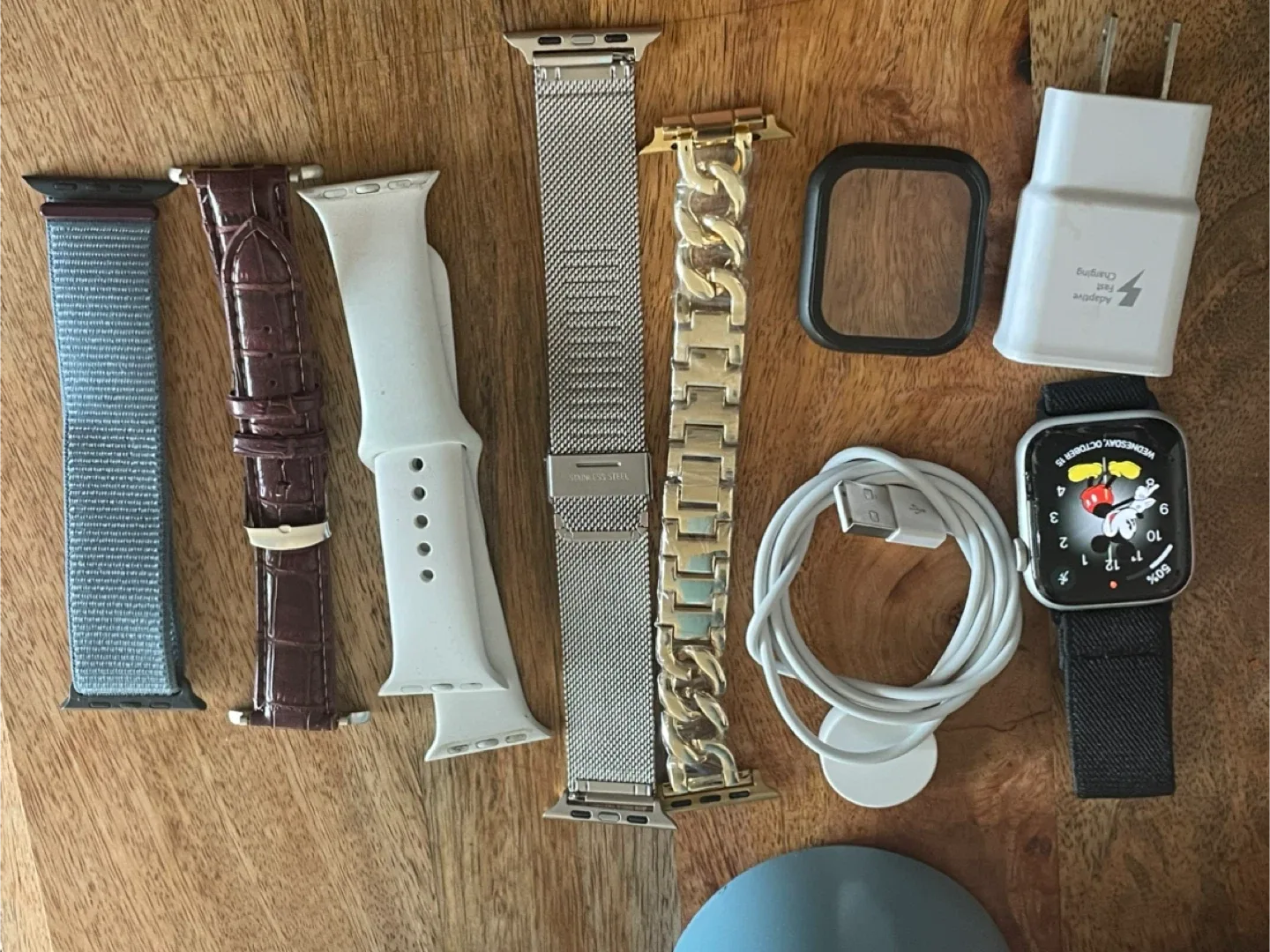 Apple Watch Series 5 with Cracked Screen image indicator(6)