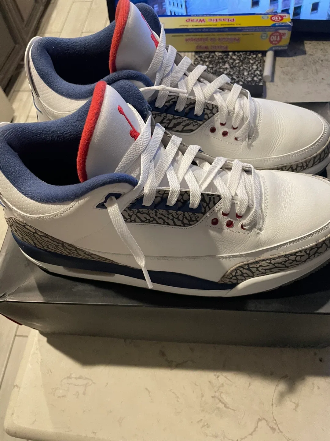True Blue Jordan 3’s image indicator(6)