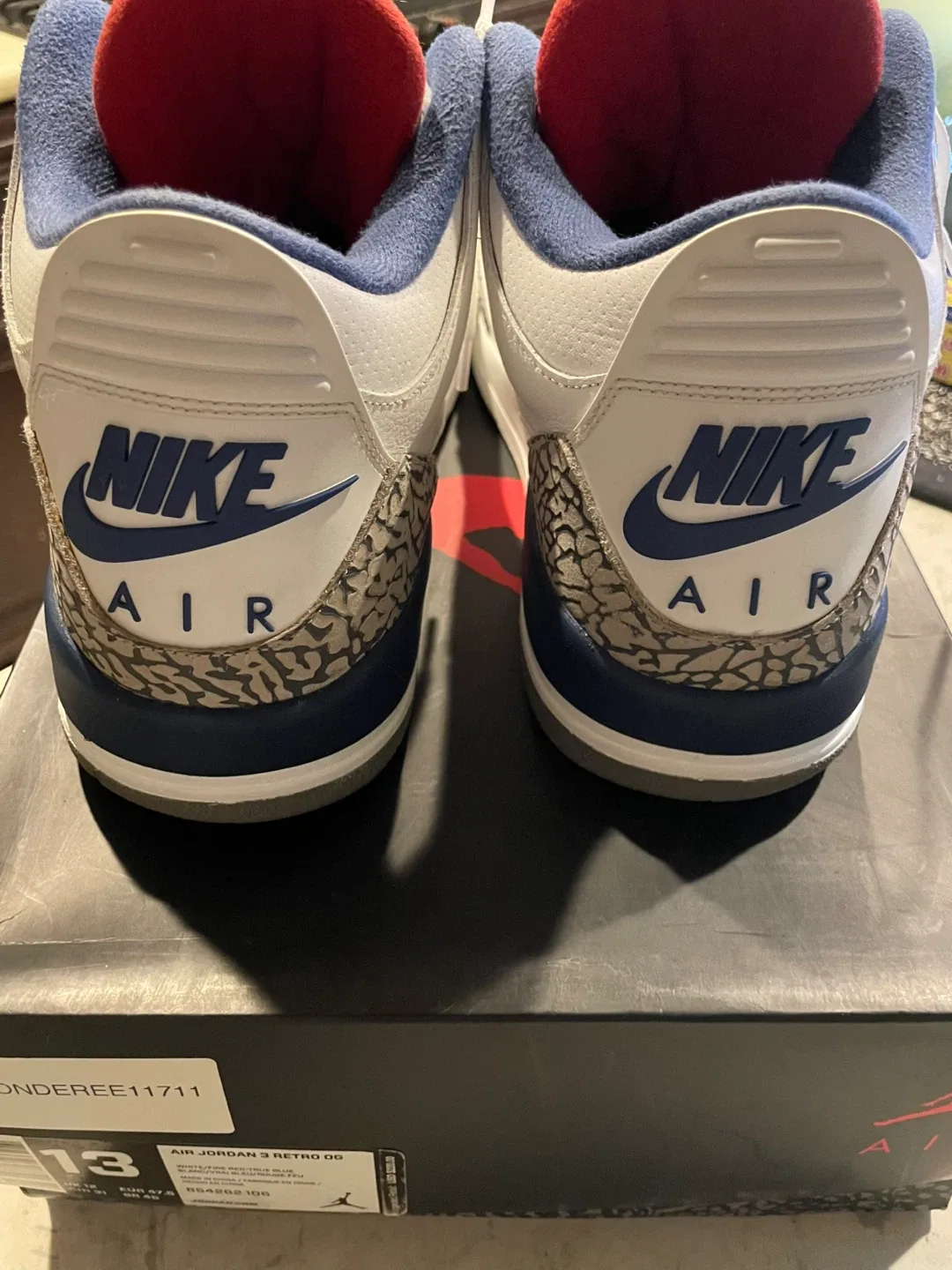 True Blue Jordan 3’s image indicator(5)