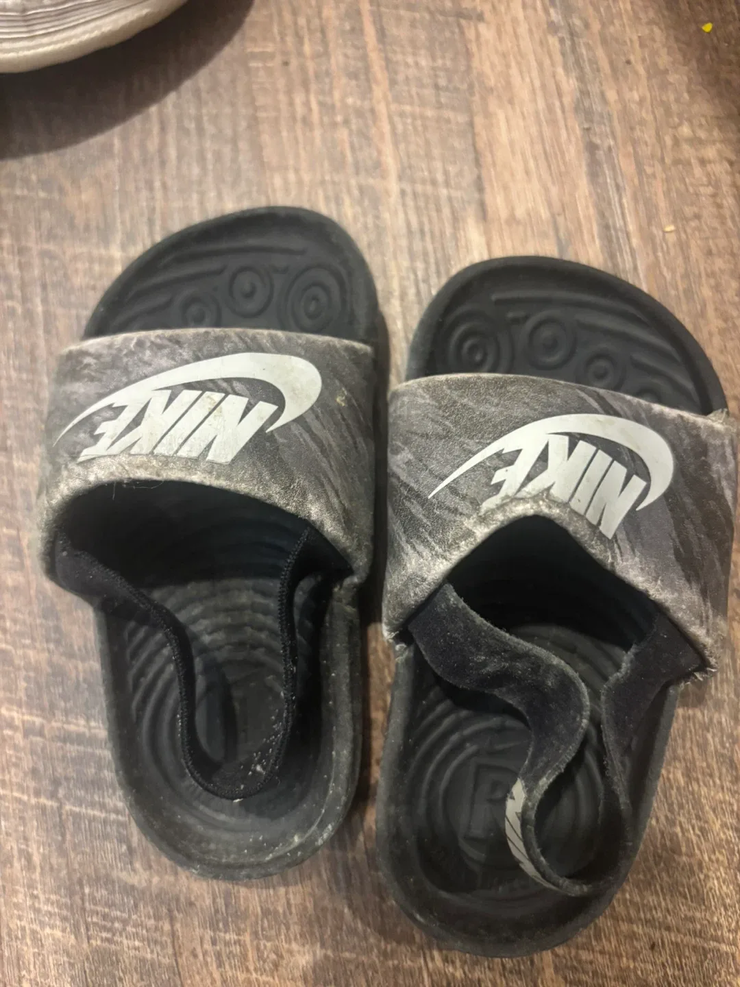 Kids' Nike Slides & Assorted Shoes image indicator(3)
