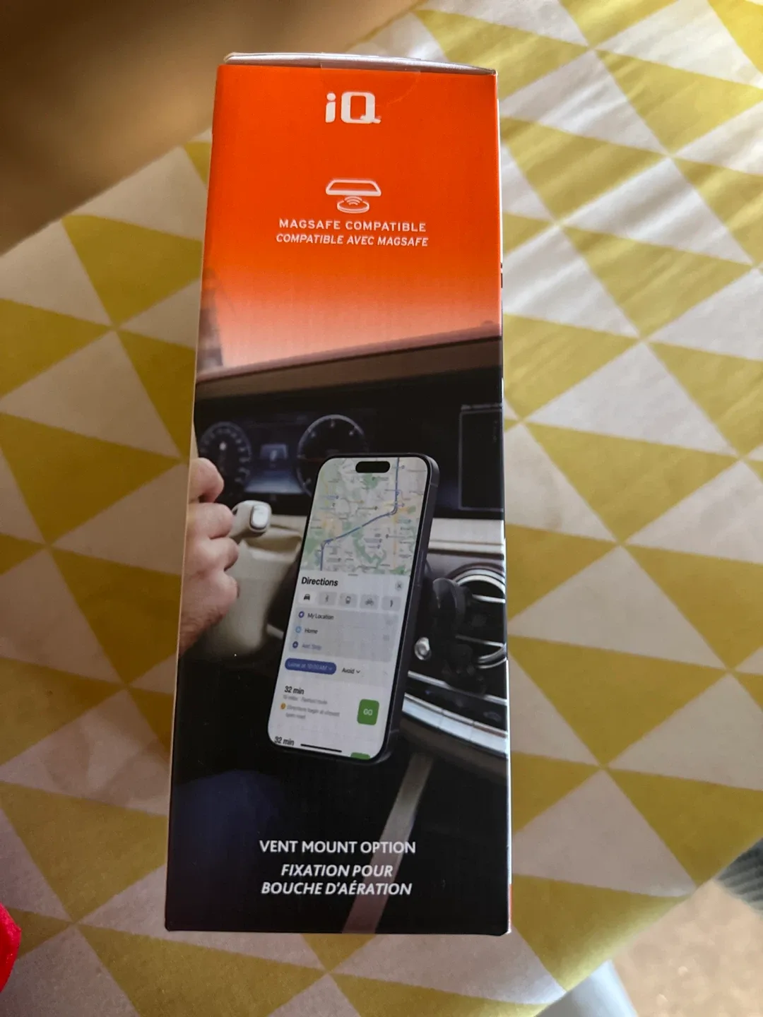 New iQ Magnetic Wireless Car Charger + 4X Mounting Kit image indicator(4)