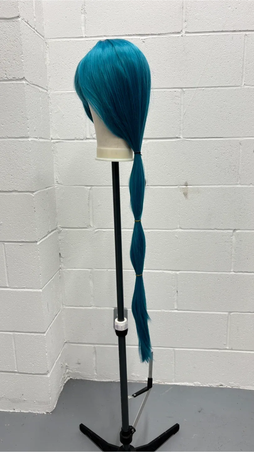 Brand new 46” long teal wig image indicator(4)