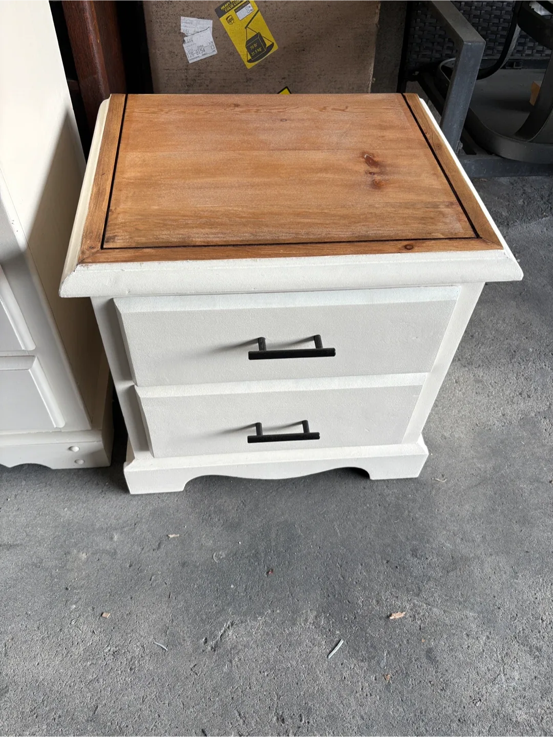 White Dresser & Nightstand Set image indicator(5)