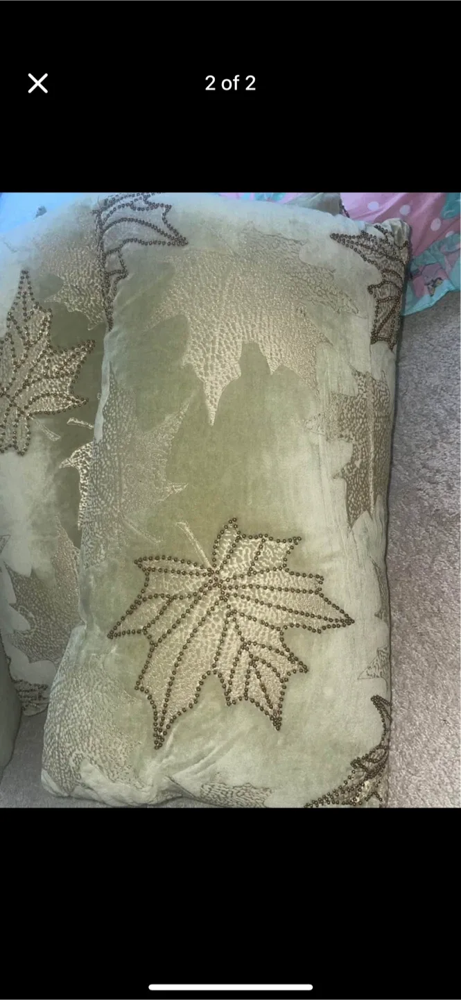 Decorative Leaf Pillow image indicator(2)