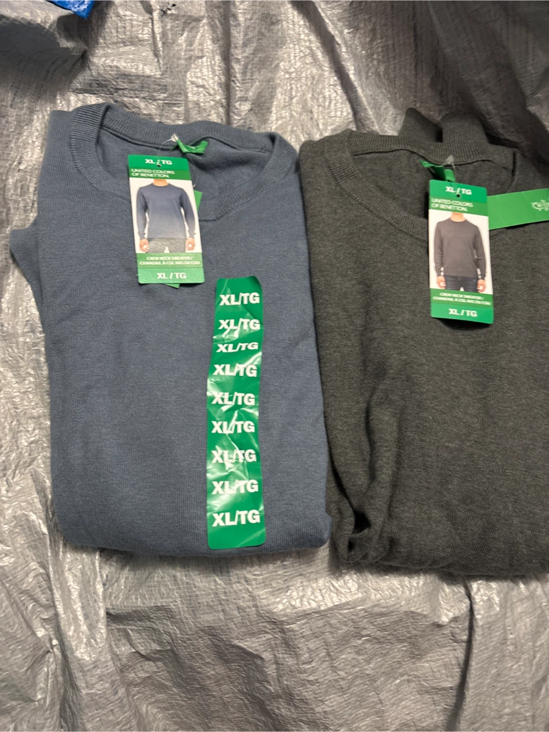 2 pairs United Colors of Benetton Crew Neck Sweater XL