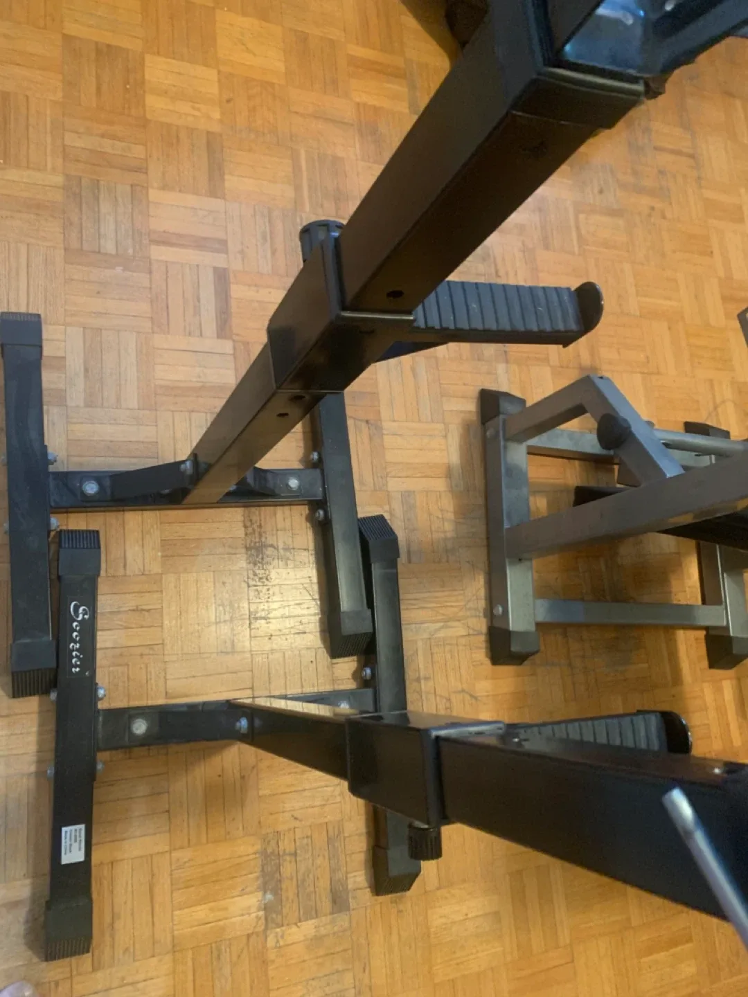 AriStaff Weight Bench with Squat Rack image indicator(3)