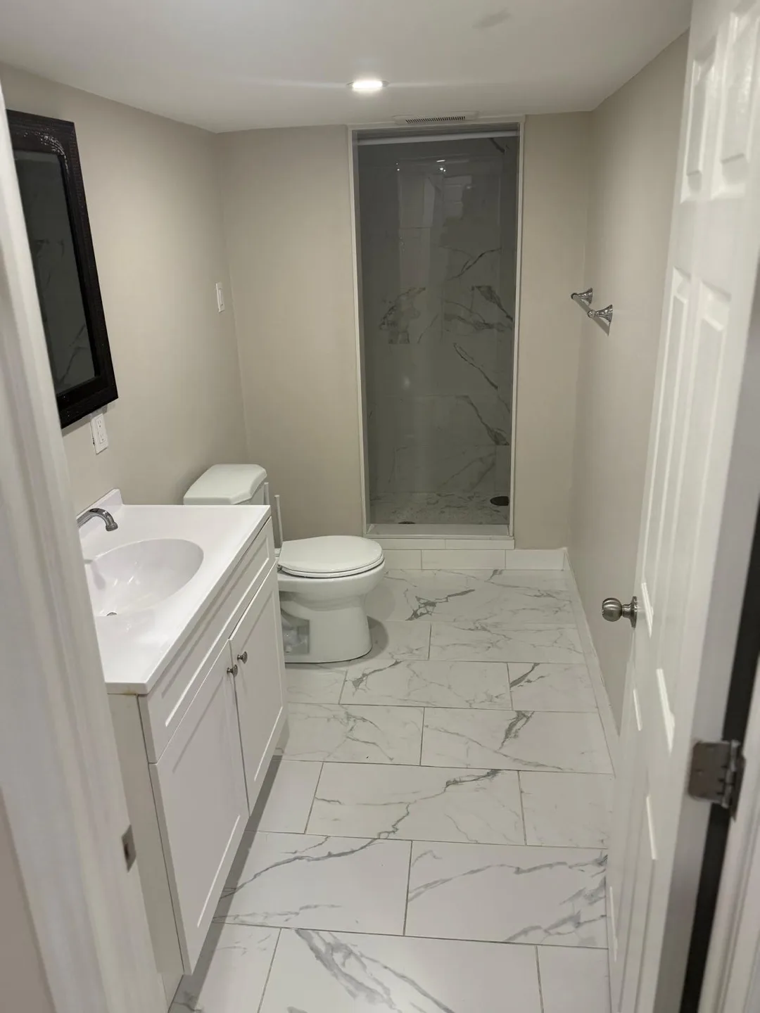 Basement apartment for rent image indicator(3)