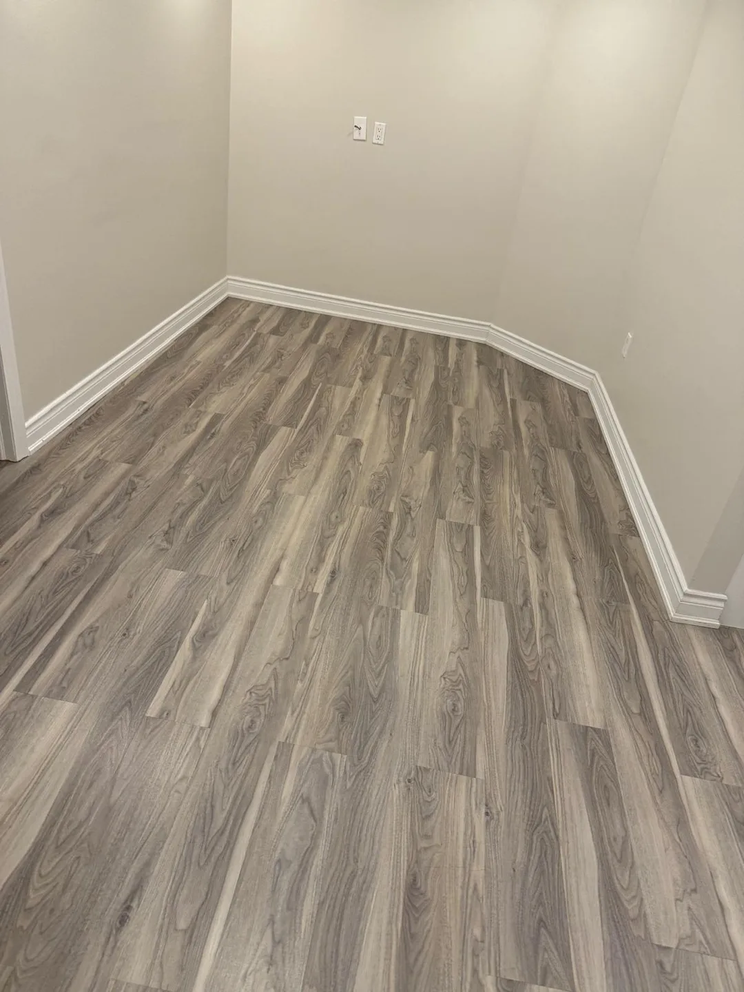 Basement apartment for rent image indicator(2)