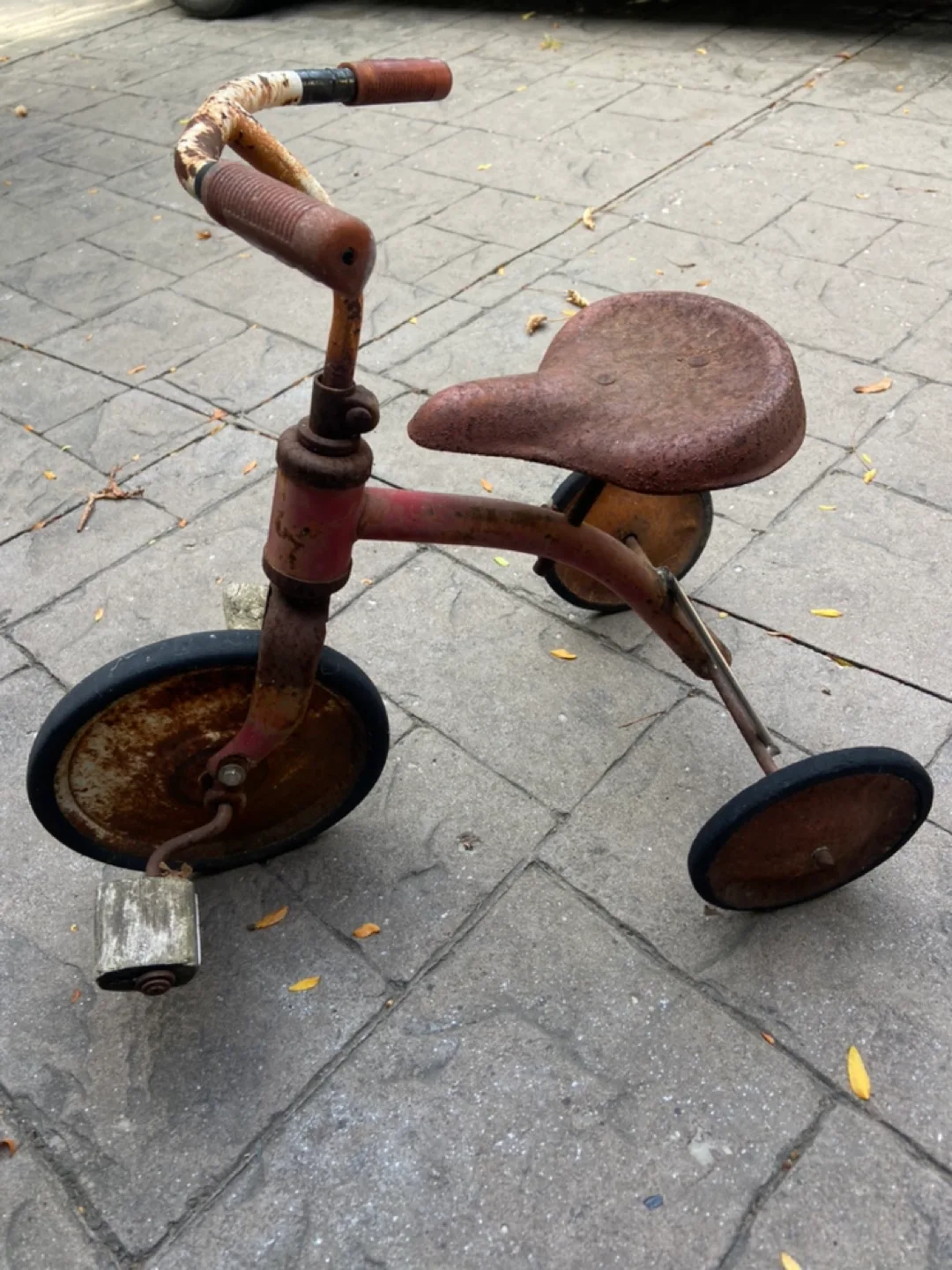 Vintage Tricycle -Rusty character As Is image indicator(3)