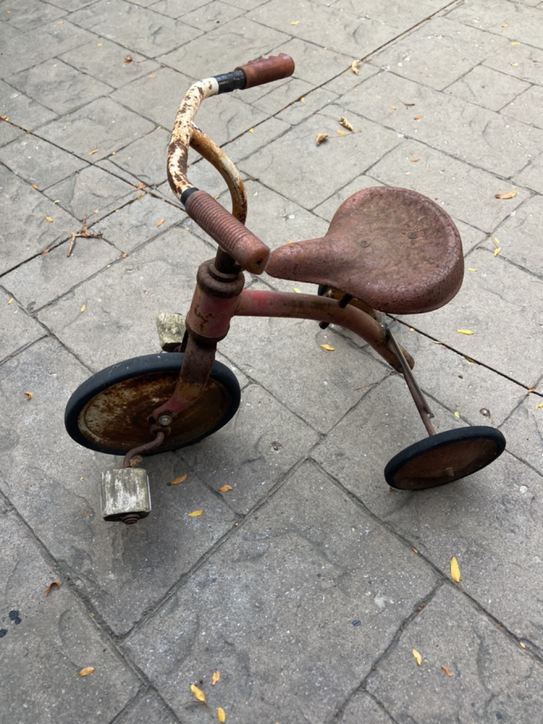 Vintage Tricycle -Rusty character As Is - photo 2