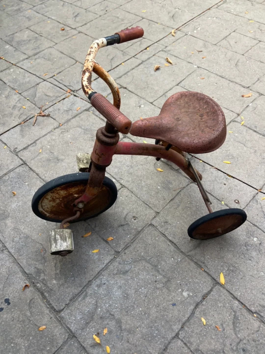 Vintage Tricycle -Rusty character As Is image indicator(2)