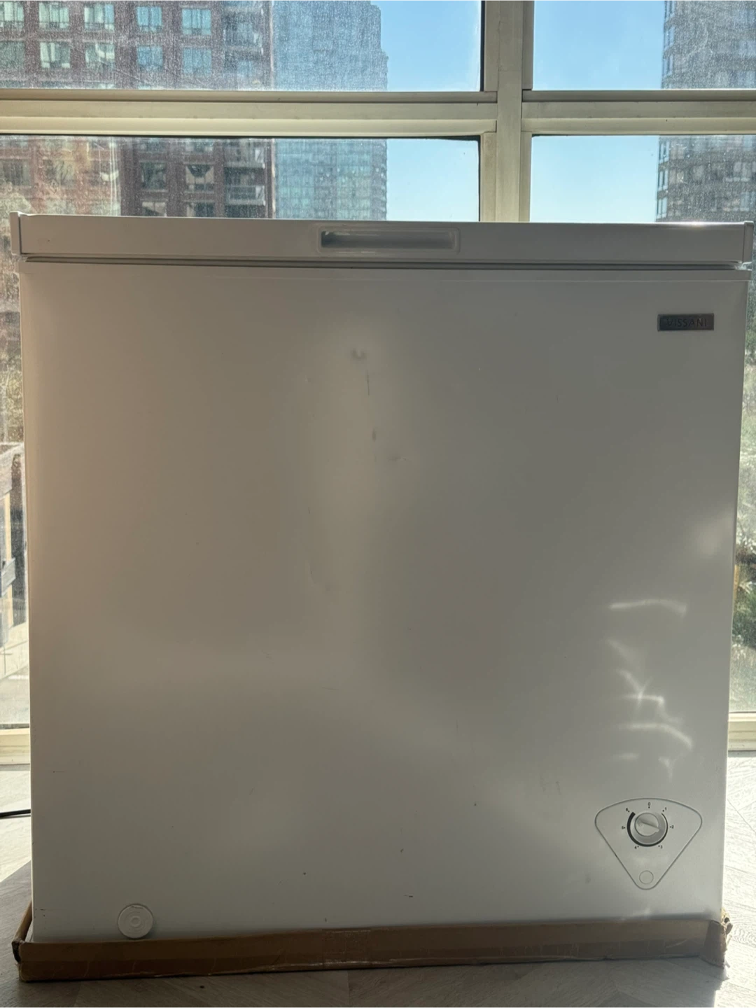 Husky Chest Freezer - White - photo 2