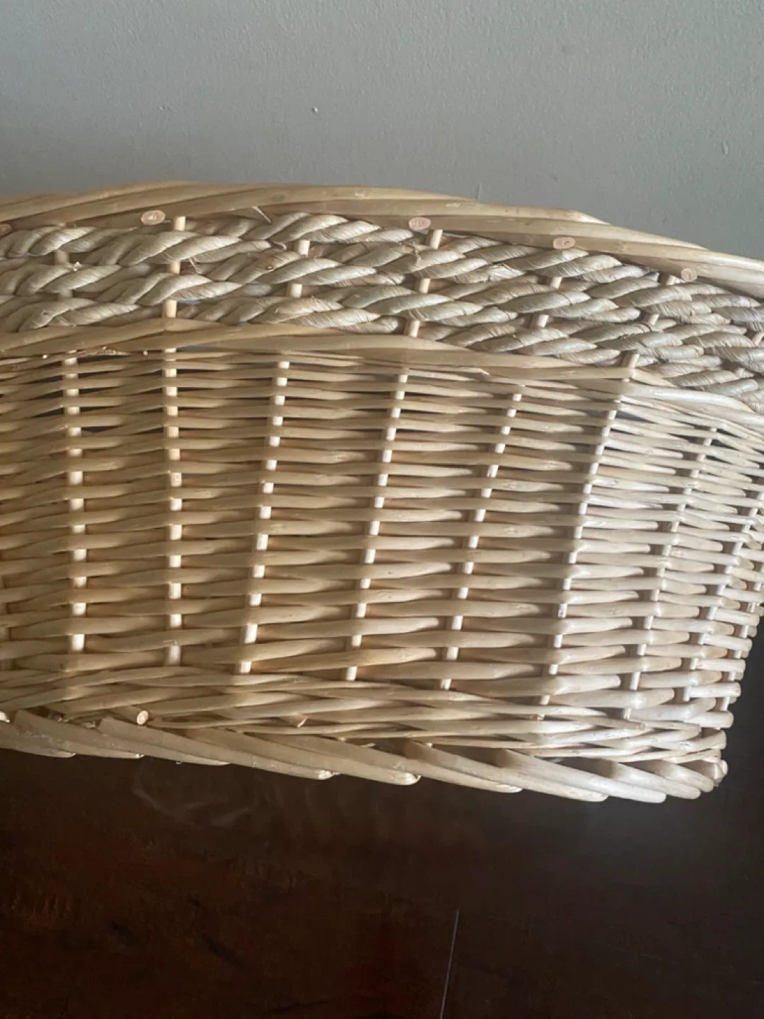 Wicker Basket with Wooden Handles image indicator(3)