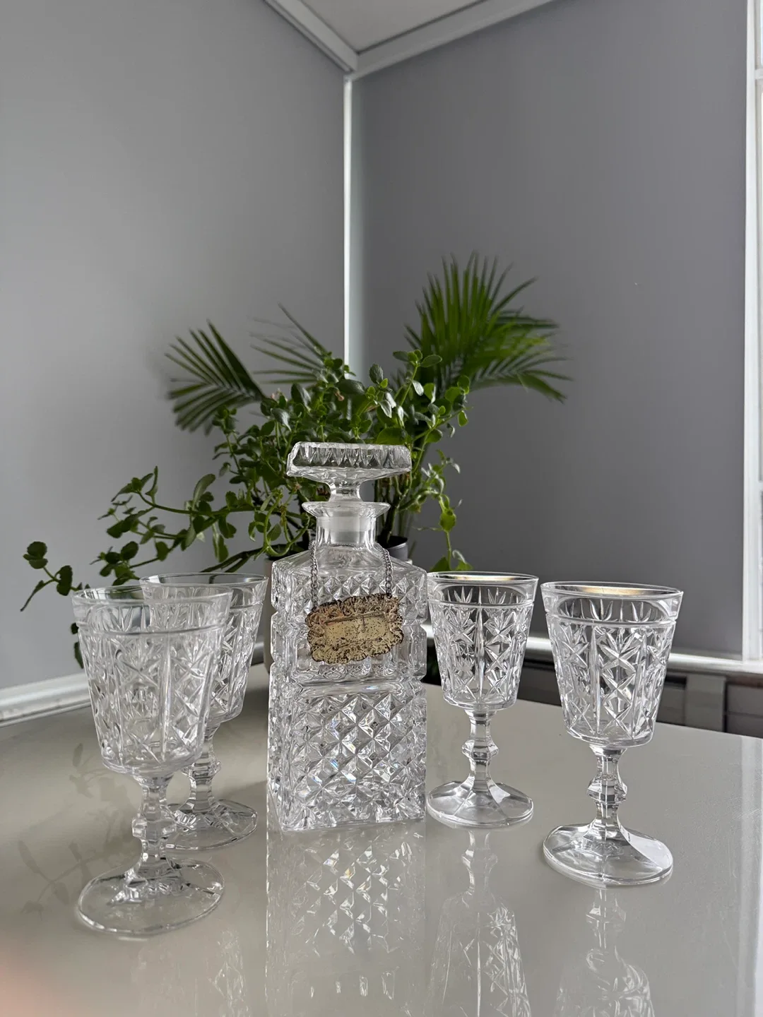 Crystal Decanter and Glasses Set image indicator(2)
