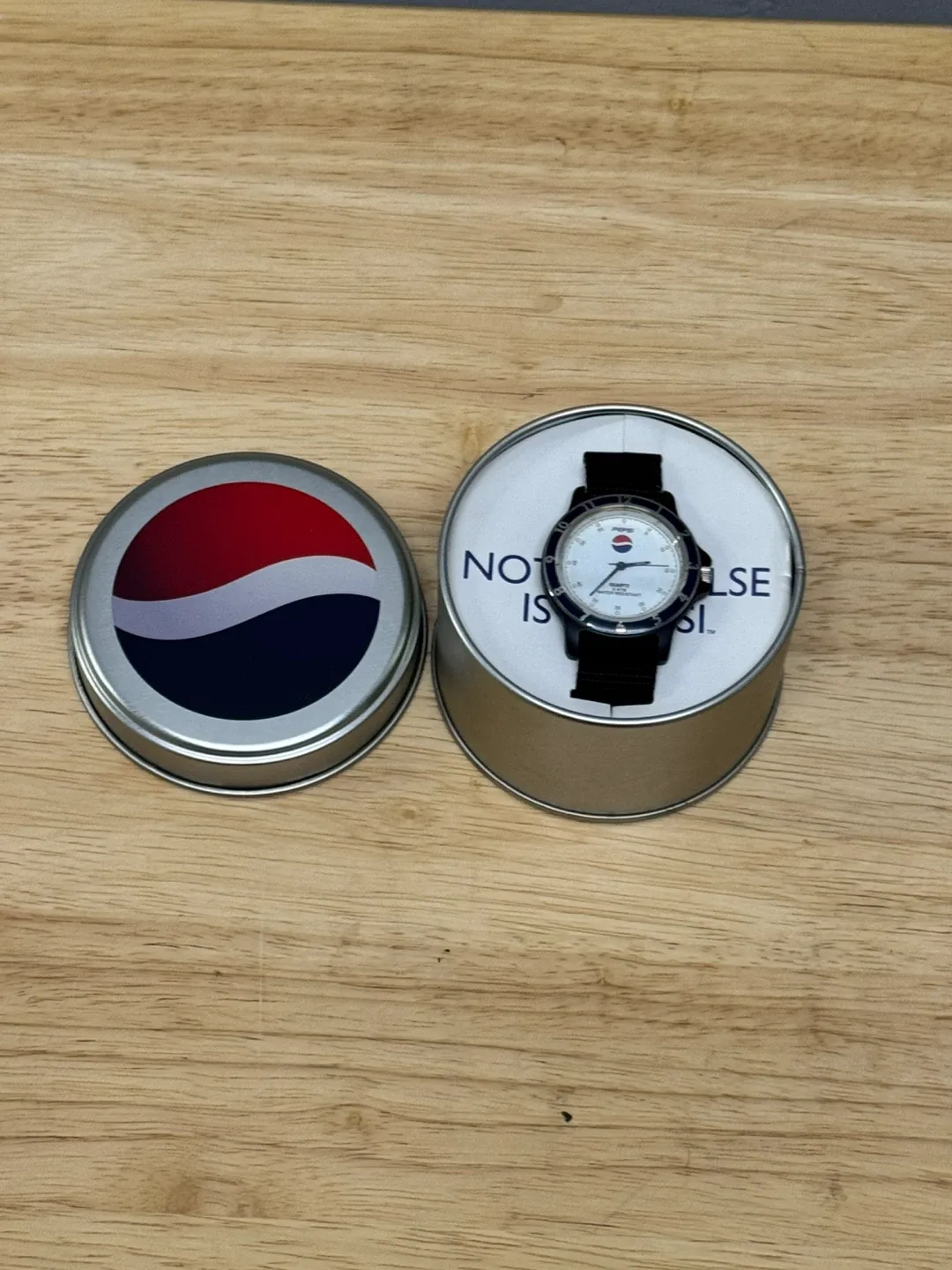 1990 Vintage Pepsi Quartz 3 ATM Water Resistant Watch image indicator(2)