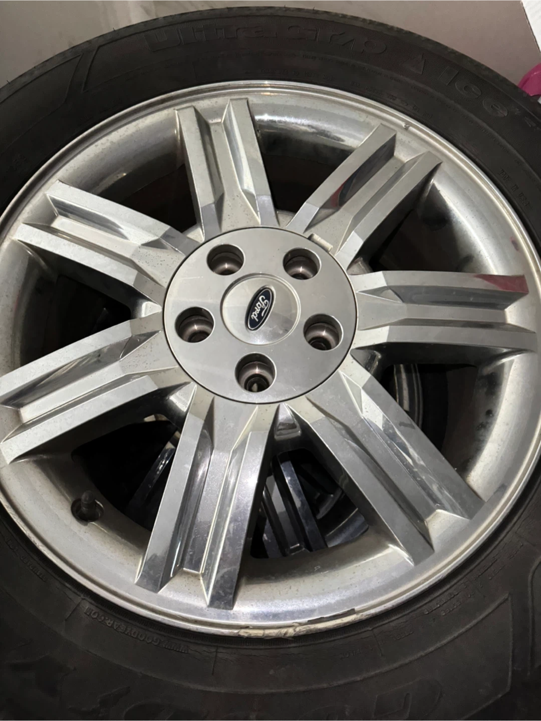 Ford Rims of 18 inches with Goodyear Tires - photo 2
