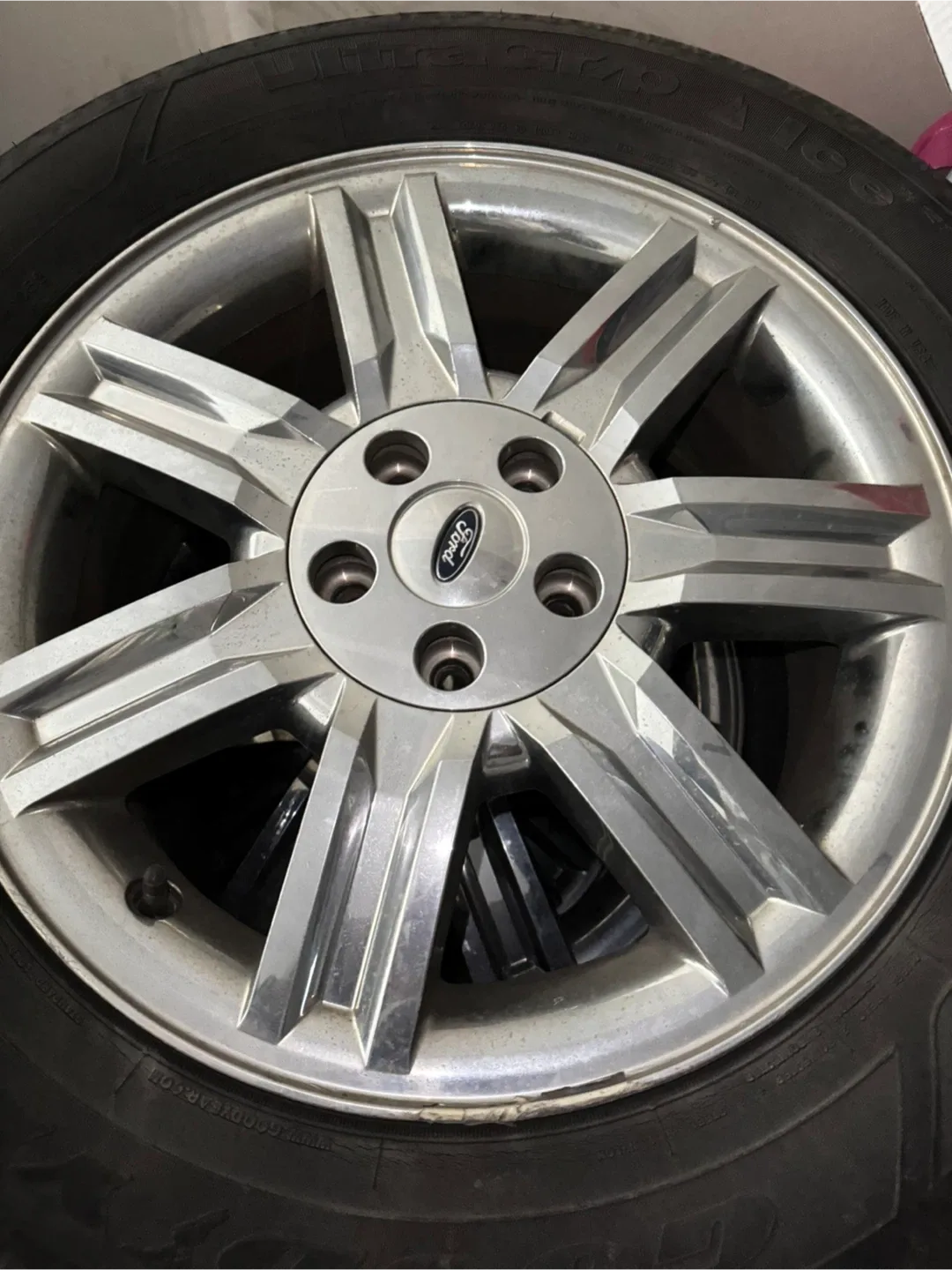 Ford Rims of 18 inches with Goodyear Tires image indicator(2)