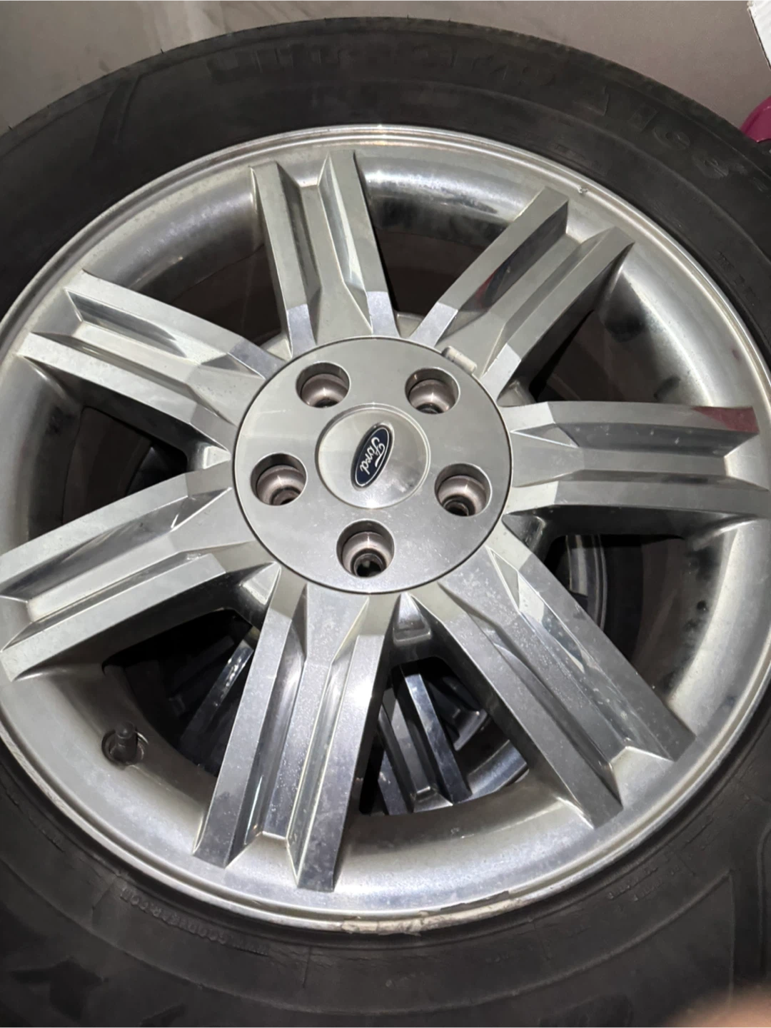 Ford Rims of 18 inches with Goodyear Tires - photo 3
