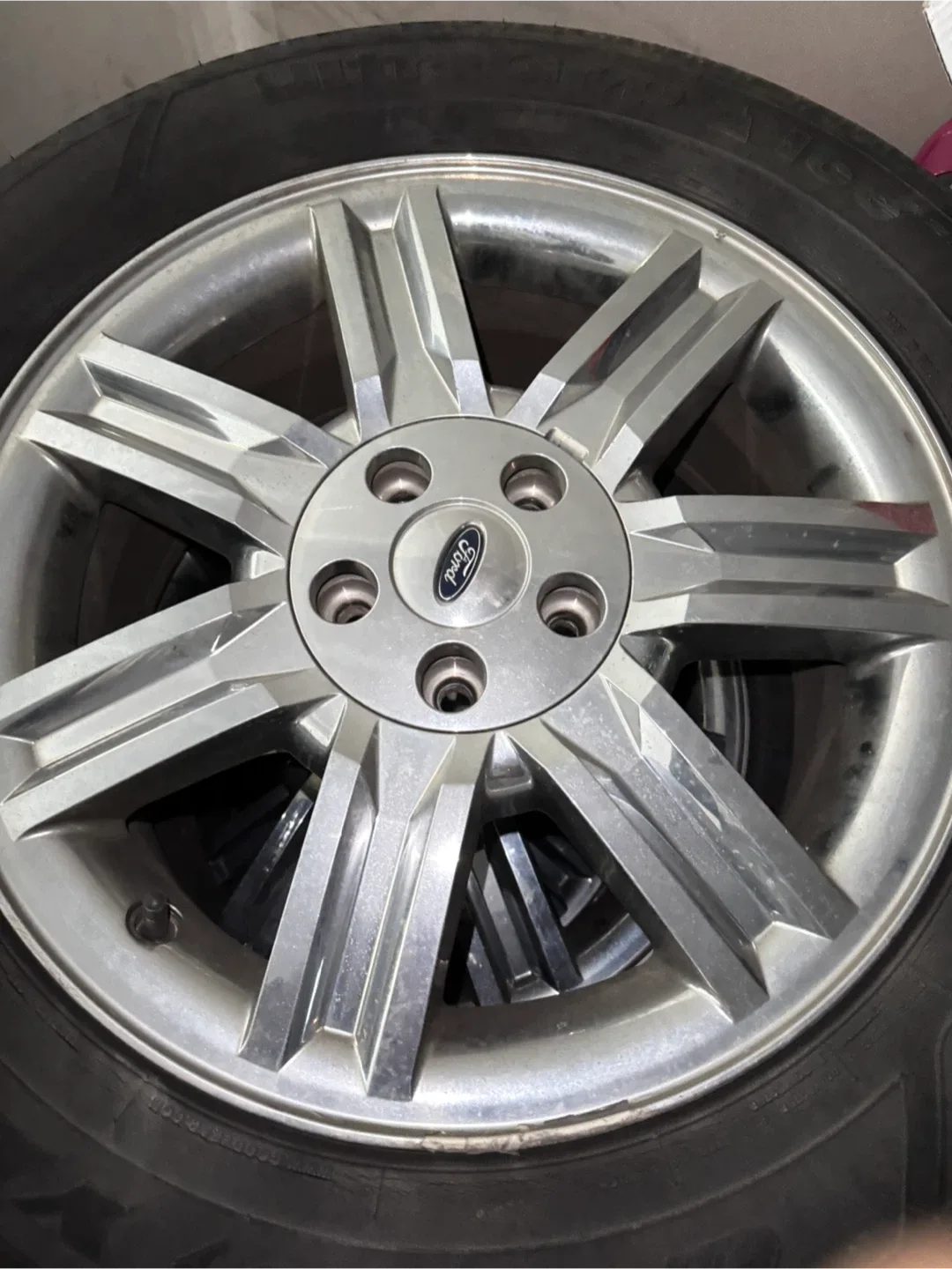 Ford Rims of 18 inches with Goodyear Tires image indicator(3)