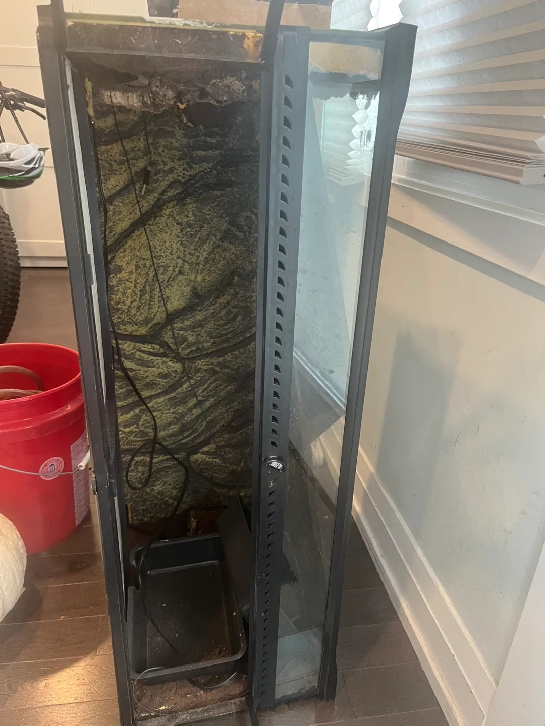 Zoo Med Reptile Enclosure image indicator(2)