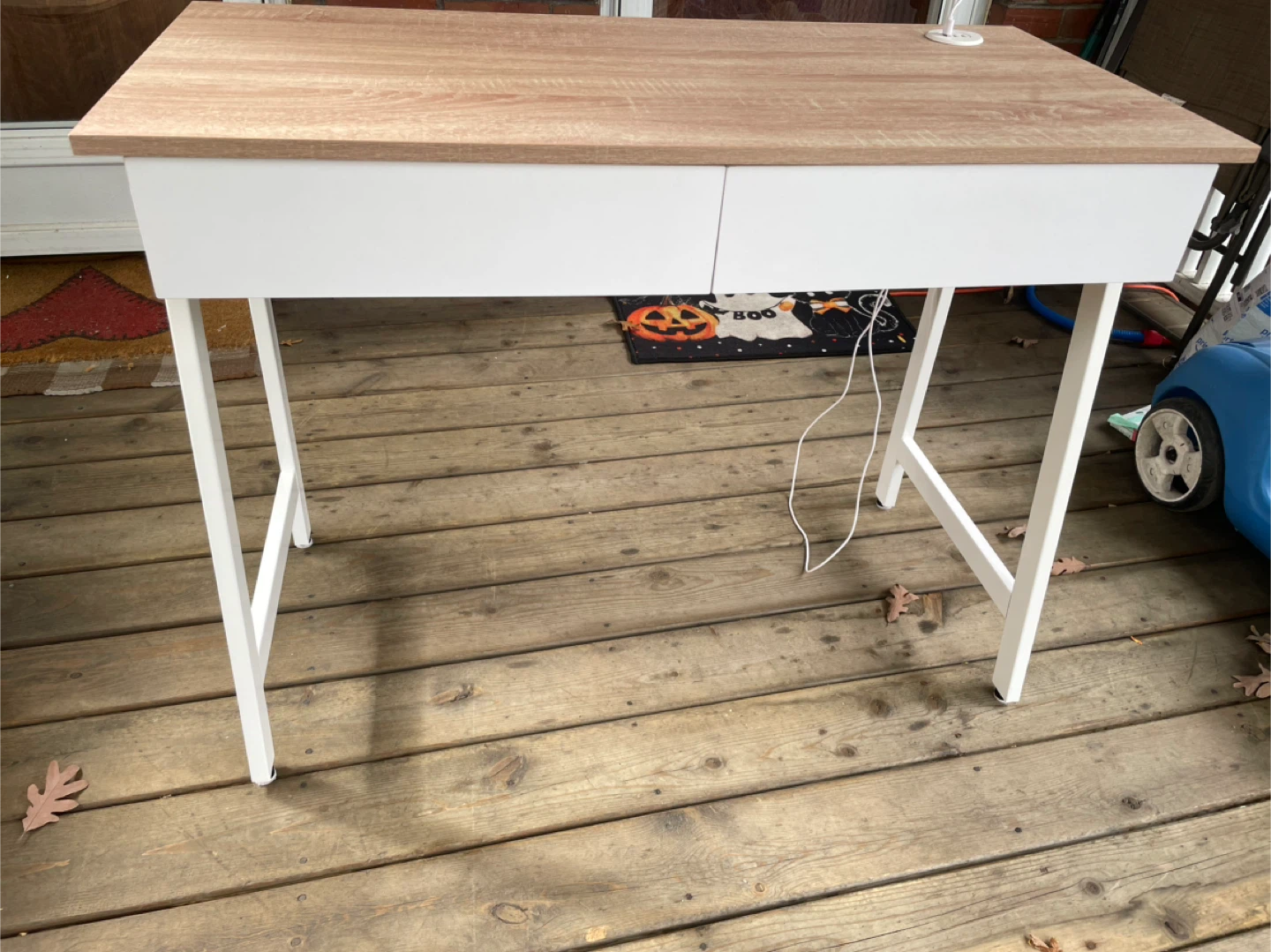 Light Wood & White Desk with charging usb port - photo 2
