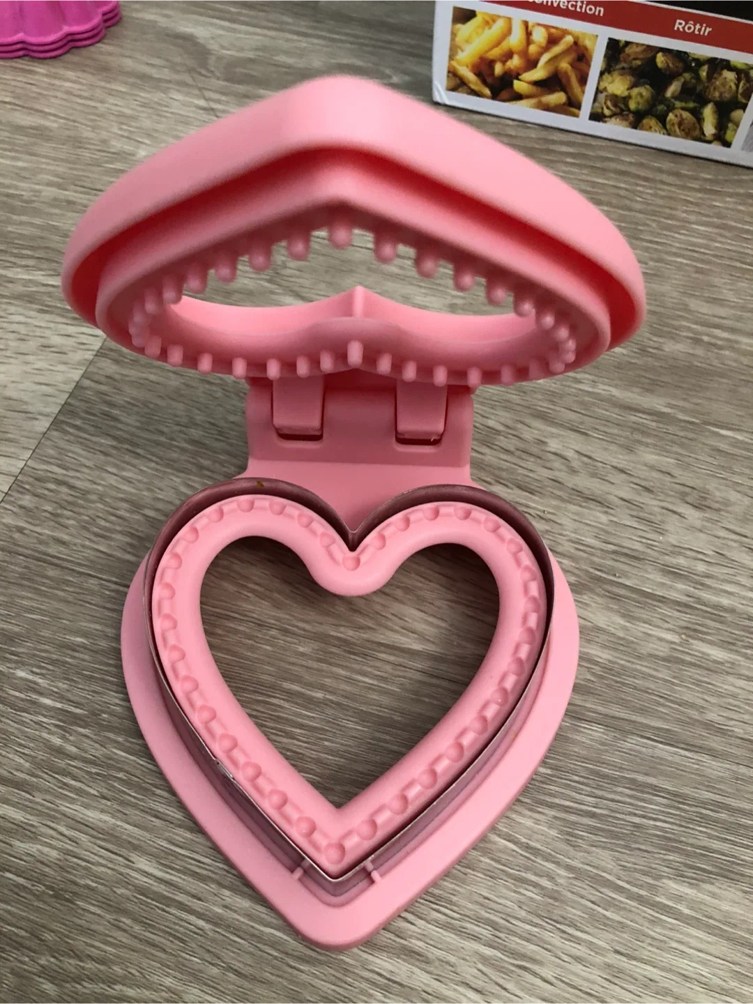 Sandwich Cutters (Bear & Heart) image indicator(2)