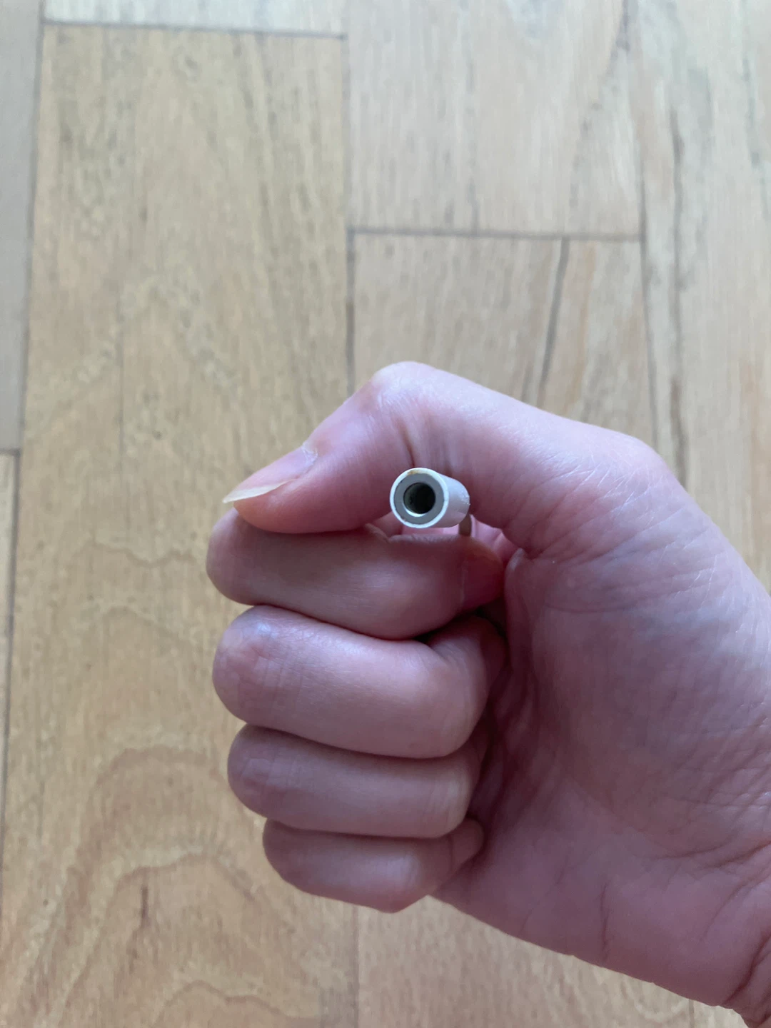 Apple Lightning to 3.5 mm Headphone Jack Adapter - photo 2