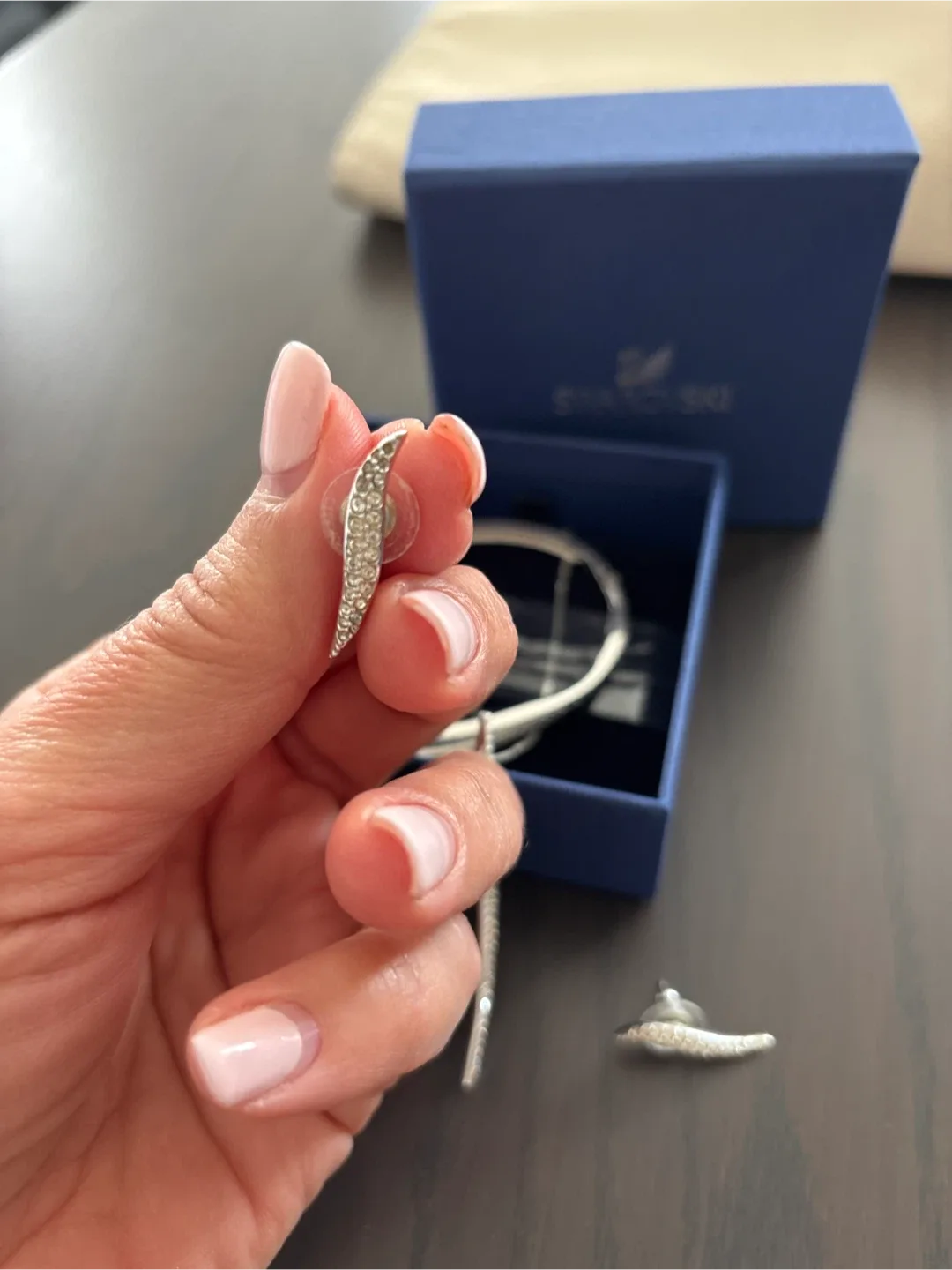 Swarovski Jewelry Set - Necklace, Bracelet, Earrings image indicator(4)