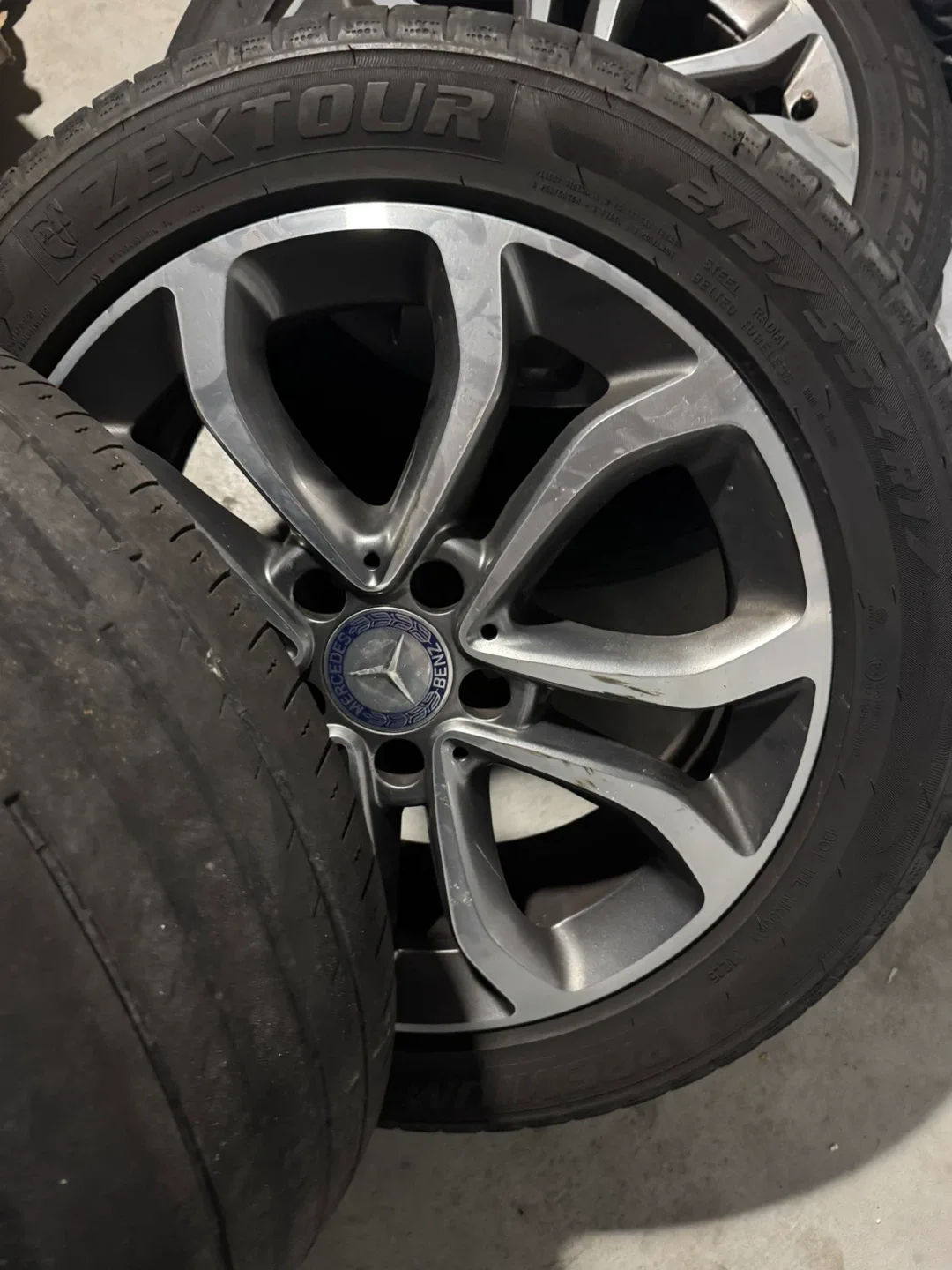 Mercedes-Benz 215/55R17 Tires and Rims image indicator(5)