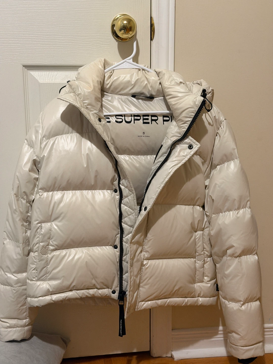 Aritzia The Super Puff Shorty Jacket - Size Small
