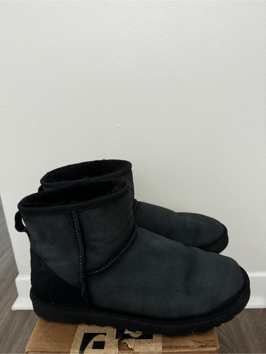 UGG Classic Boot - Black