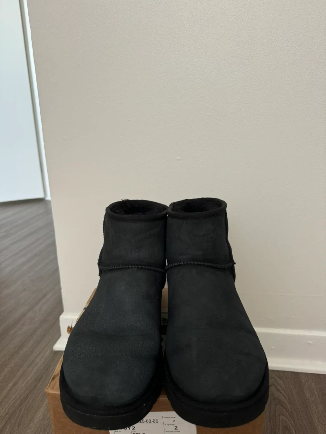 UGG Classic Boot - Black image indicator(4)