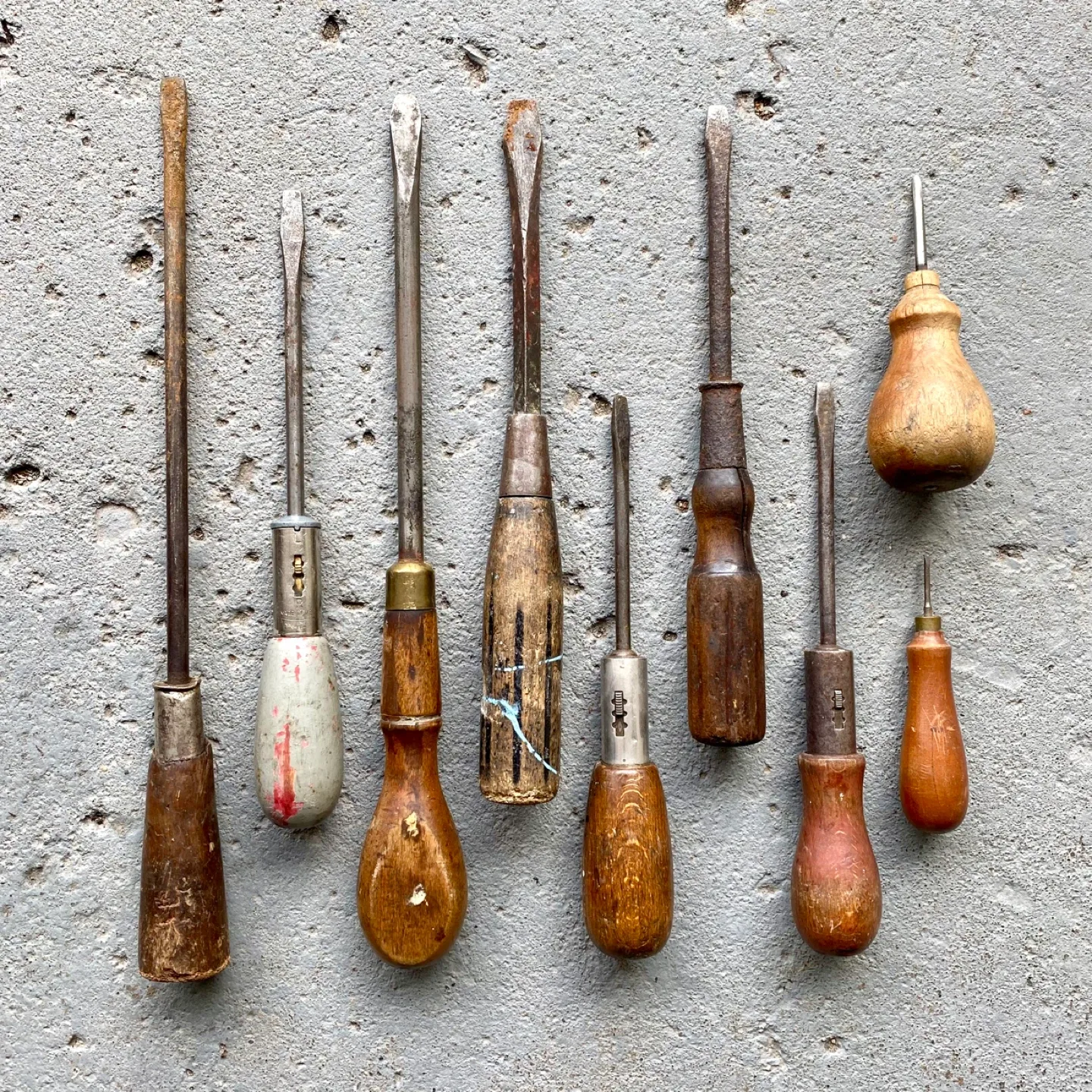 9x Vintage Screwdrivers thumbnail