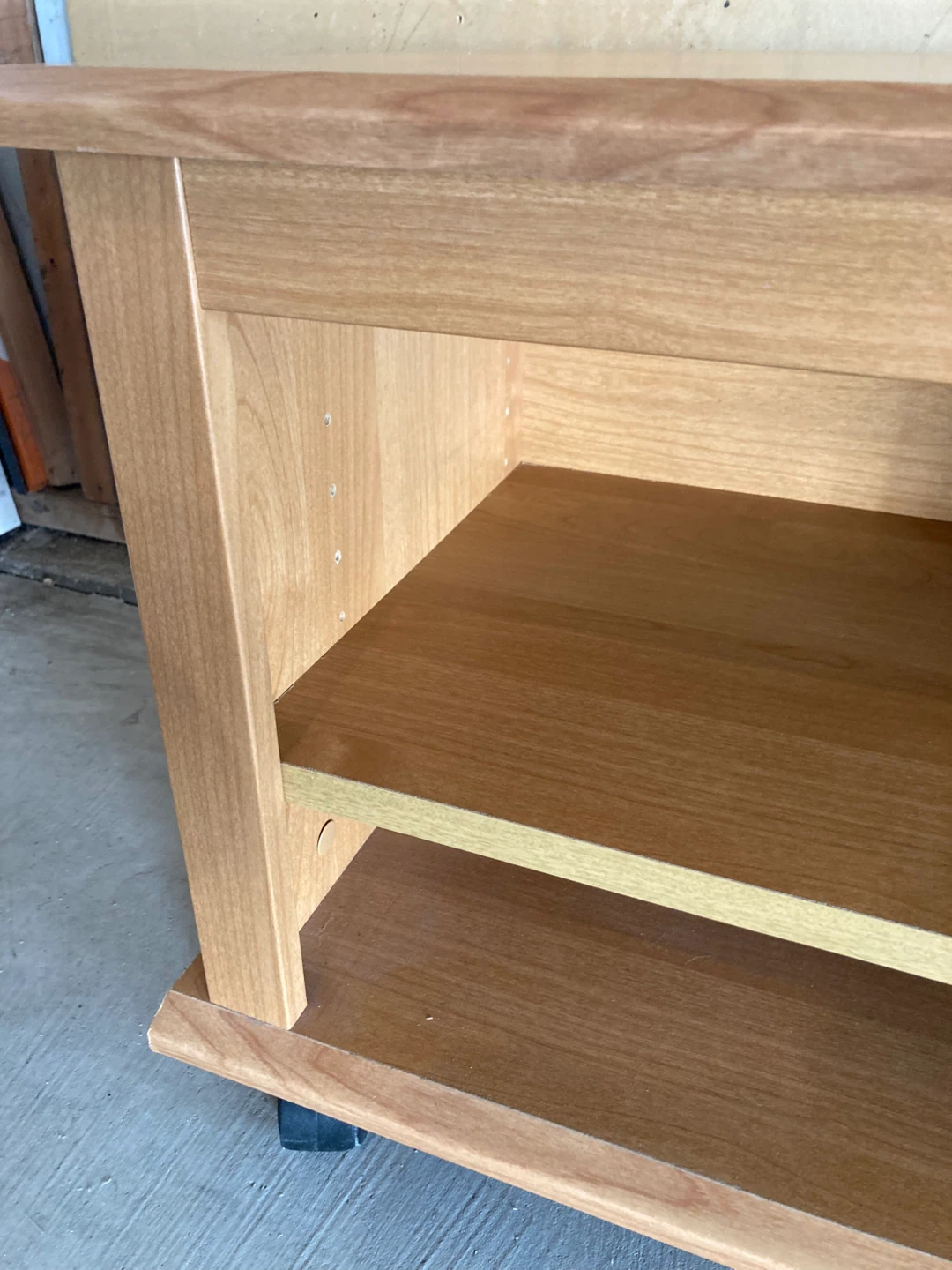 TV stand on wheels - photo 4