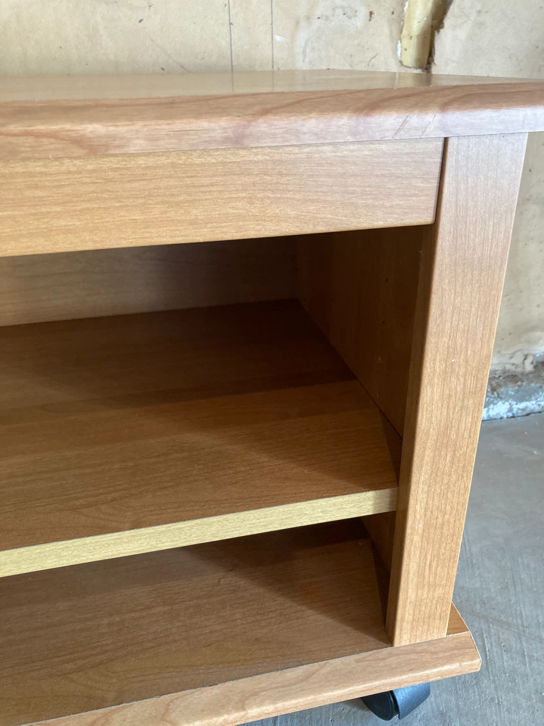 TV stand on wheels - photo 5