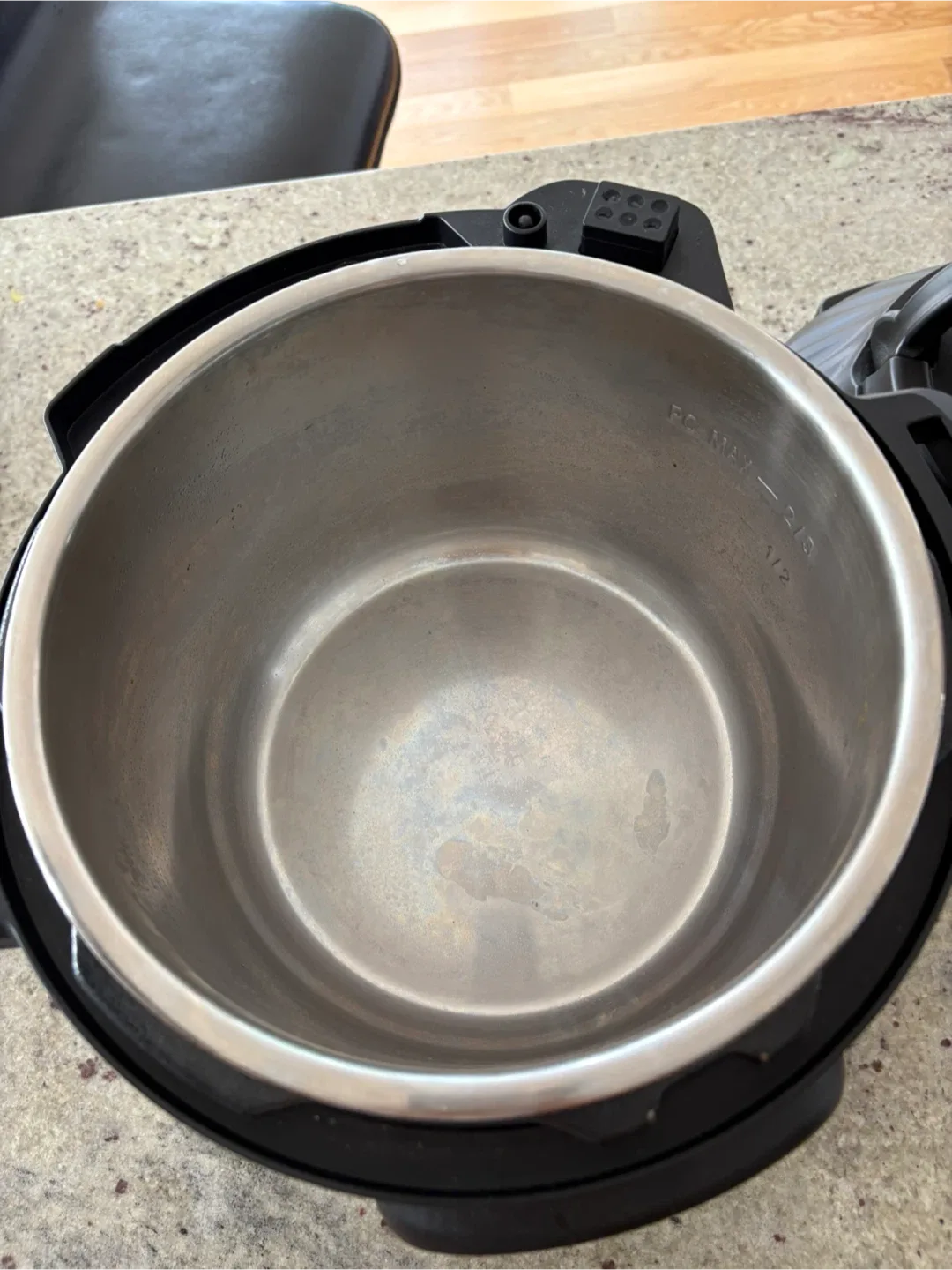 Instant Pot Duo Crisp + Air Fryer (size 6q) image indicator(3)